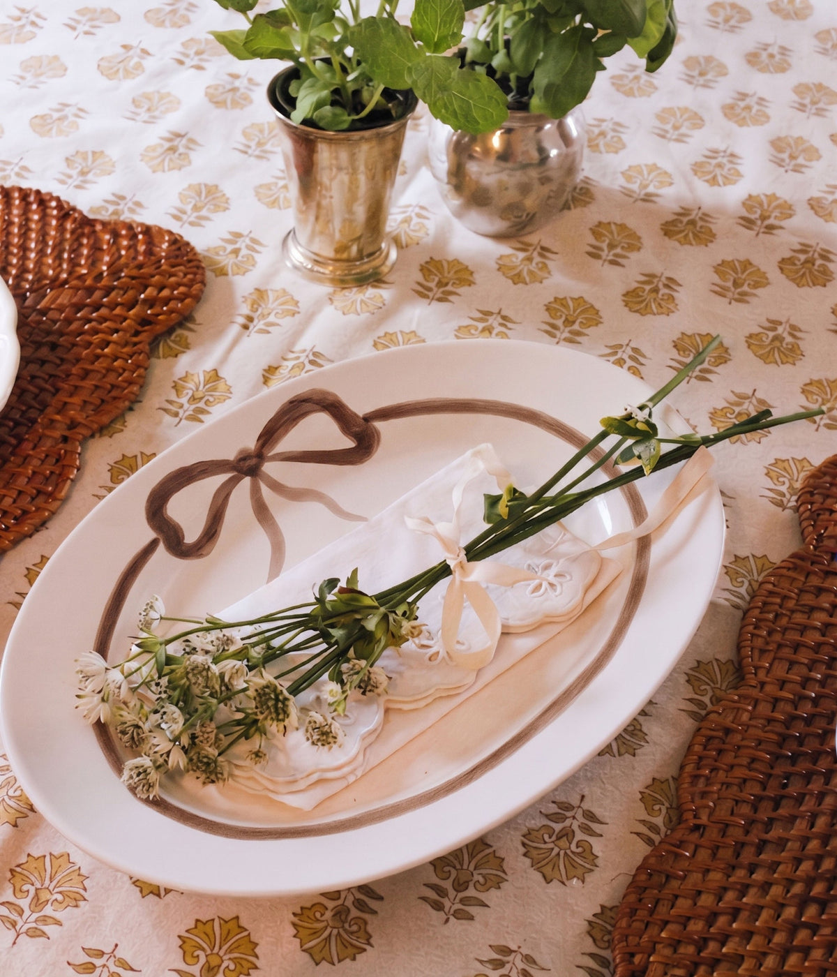 Bow Serving Plate - Brown 38.5x26 cm