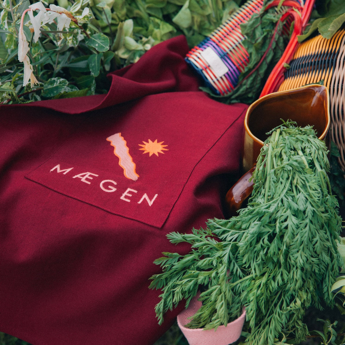 The MÆGEN Apron - Burgundy