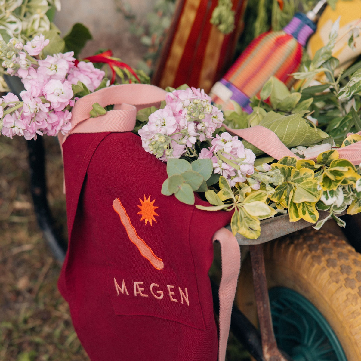 The MÆGEN Apron - Burgundy