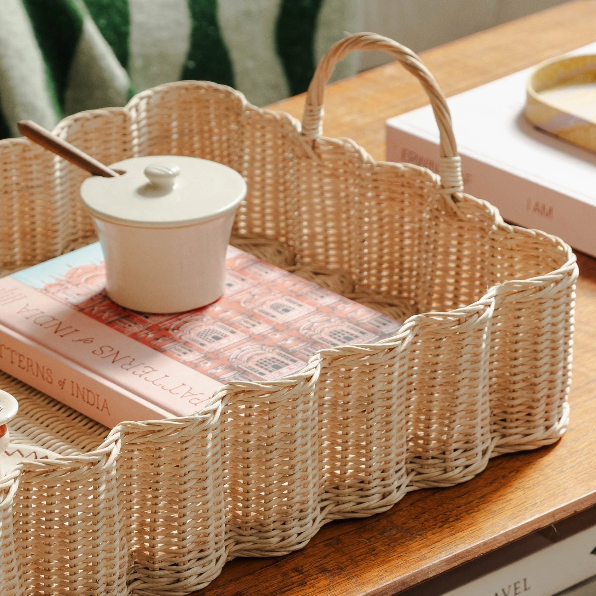 Wave Rattan Tray, Big Natural