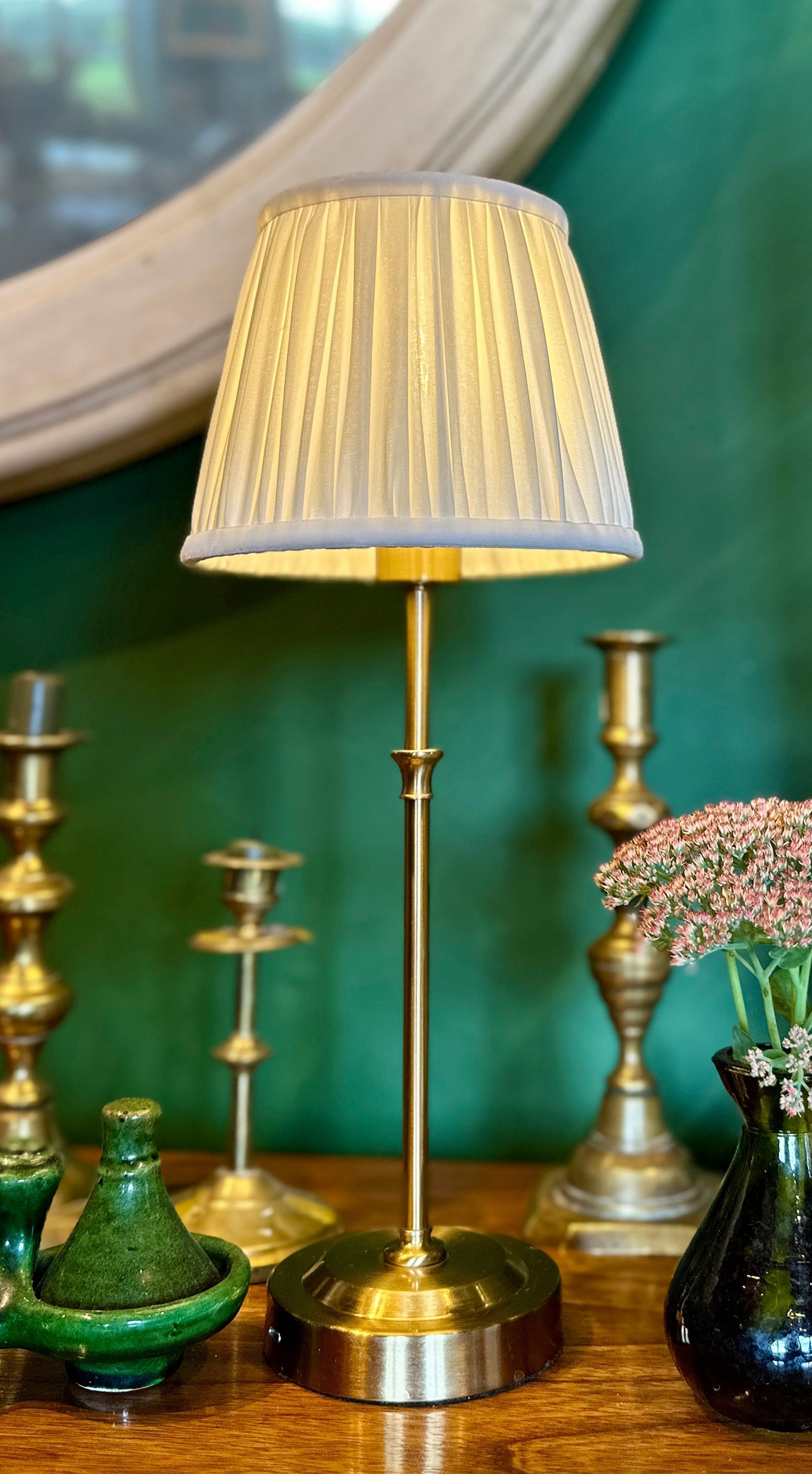 Cordless Lamp With Shade