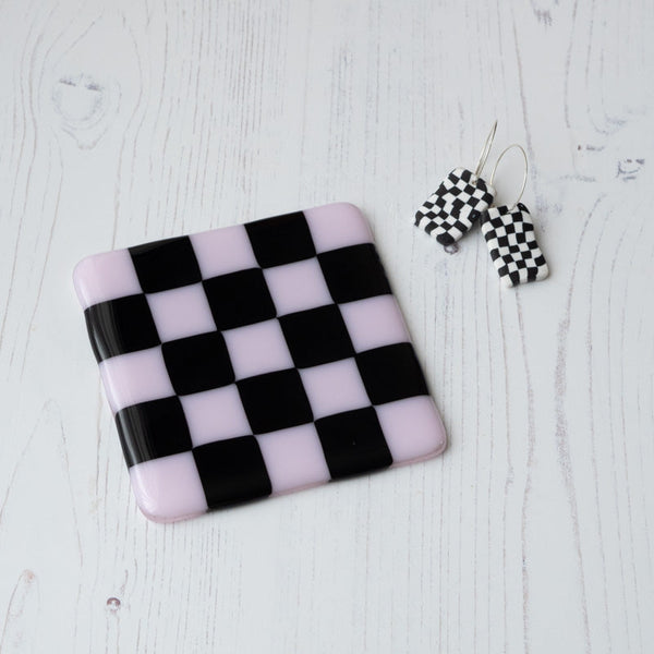 10cm Chequered Dual Coloured Coaster - Pink &amp; Black image