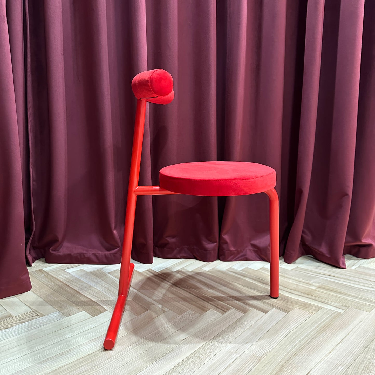 Eater - Upholstered Minimalist Iconic  Chair