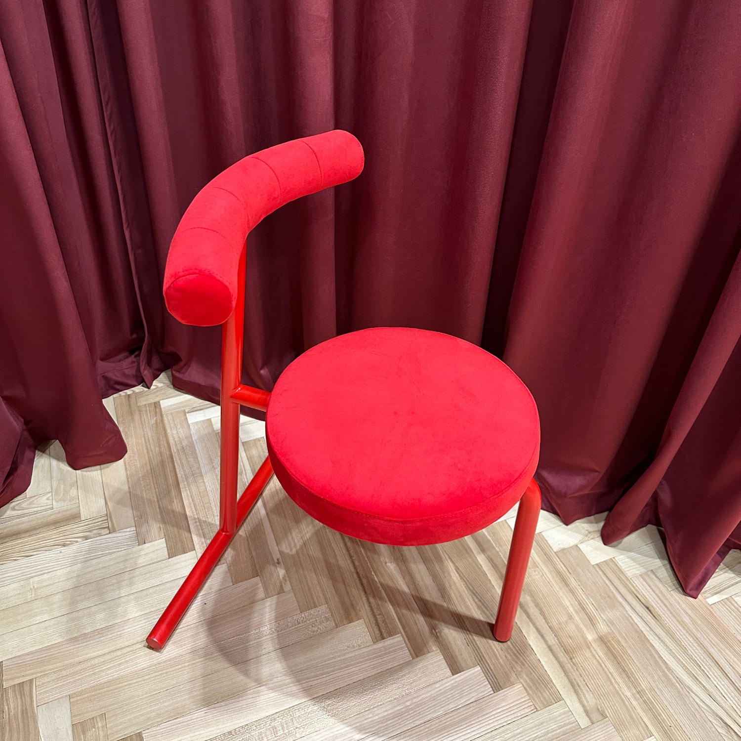 Eater - Upholstered Minimalist Iconic  Chair
