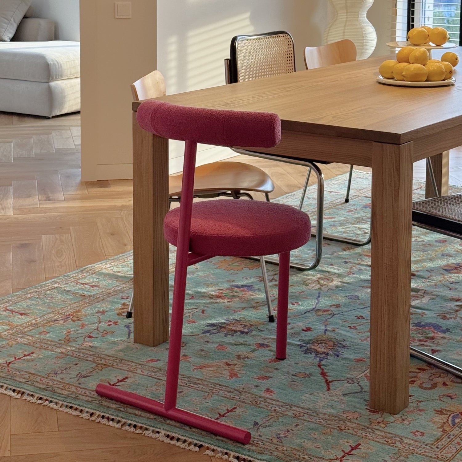 Eater - Upholstered Minimalist Iconic  Chair