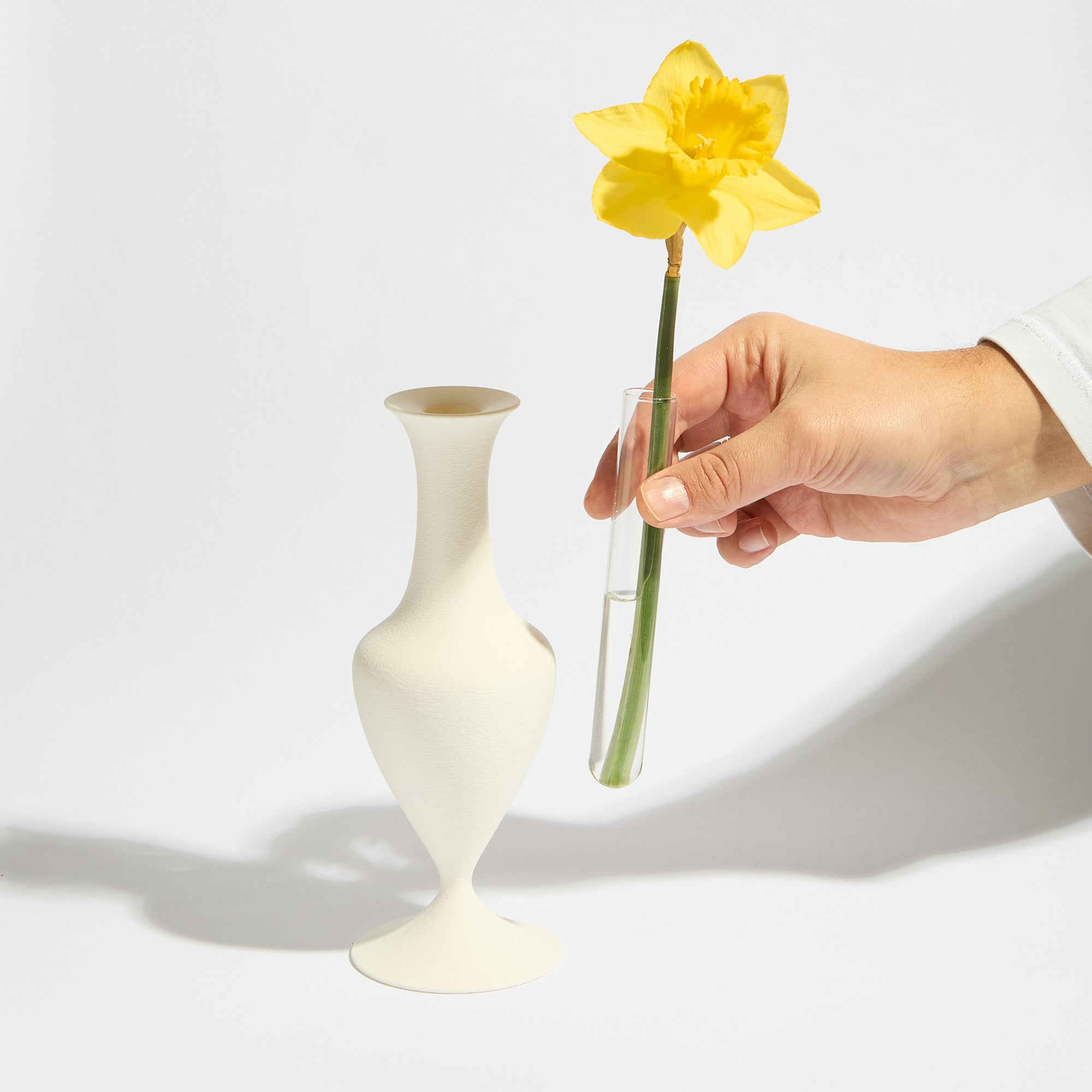 Femina Vase - Whity Lily
