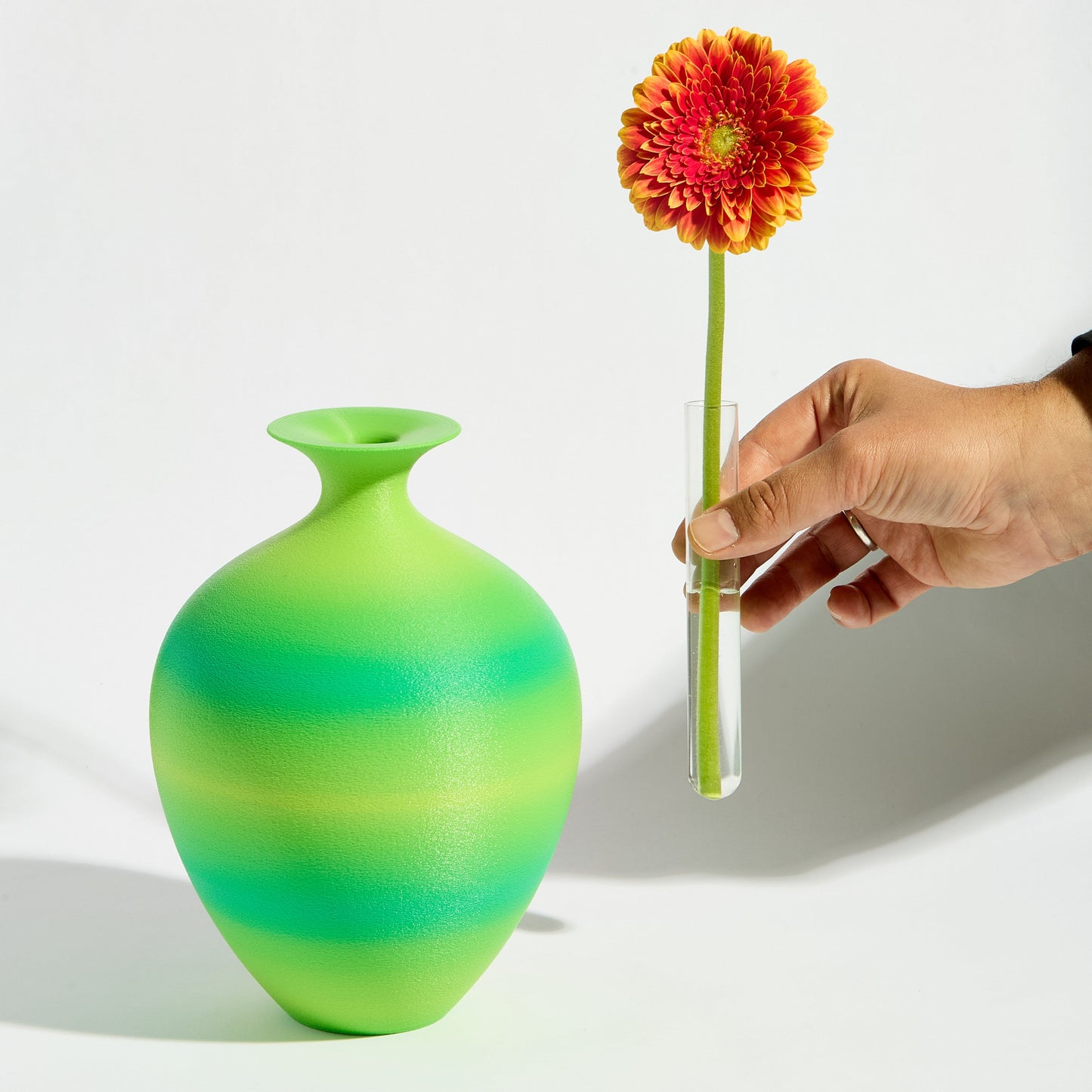 Urn Vase - Gecko Green