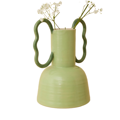 Shot_08_WIGGLE_HANDLE_VASE_21 - Edited - Edited.png