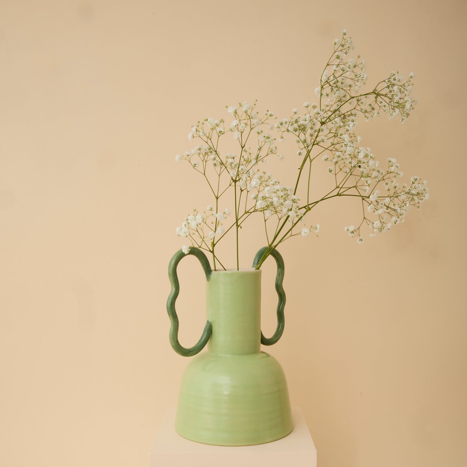 Shot_08_WIGGLE_HANDLE_VASE_22.jpg