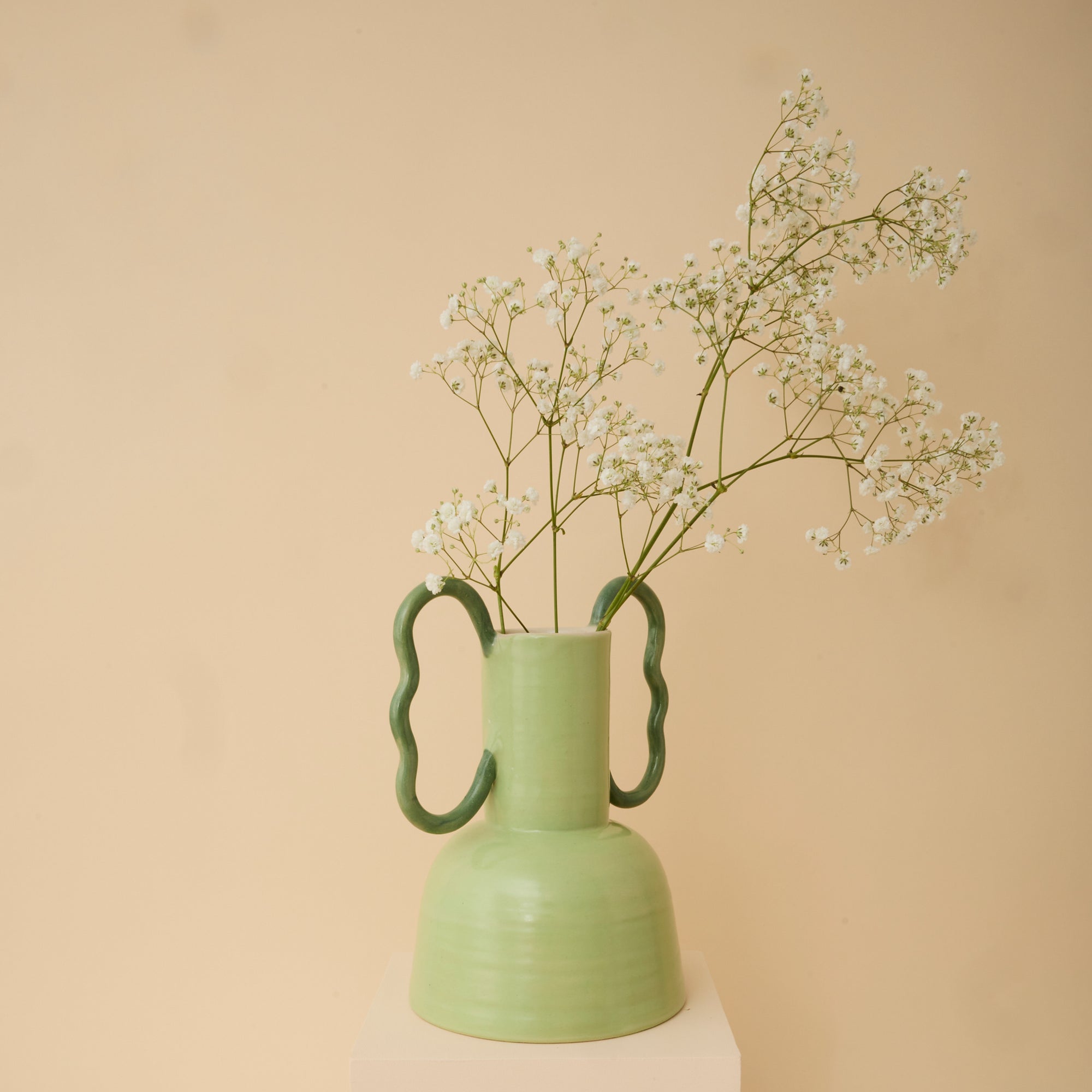 Shot_08_WIGGLE_HANDLE_VASE_22.jpg