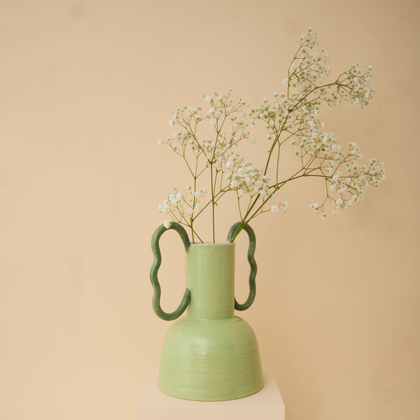 Shot_08_WIGGLE_HANDLE_VASE_22.jpg