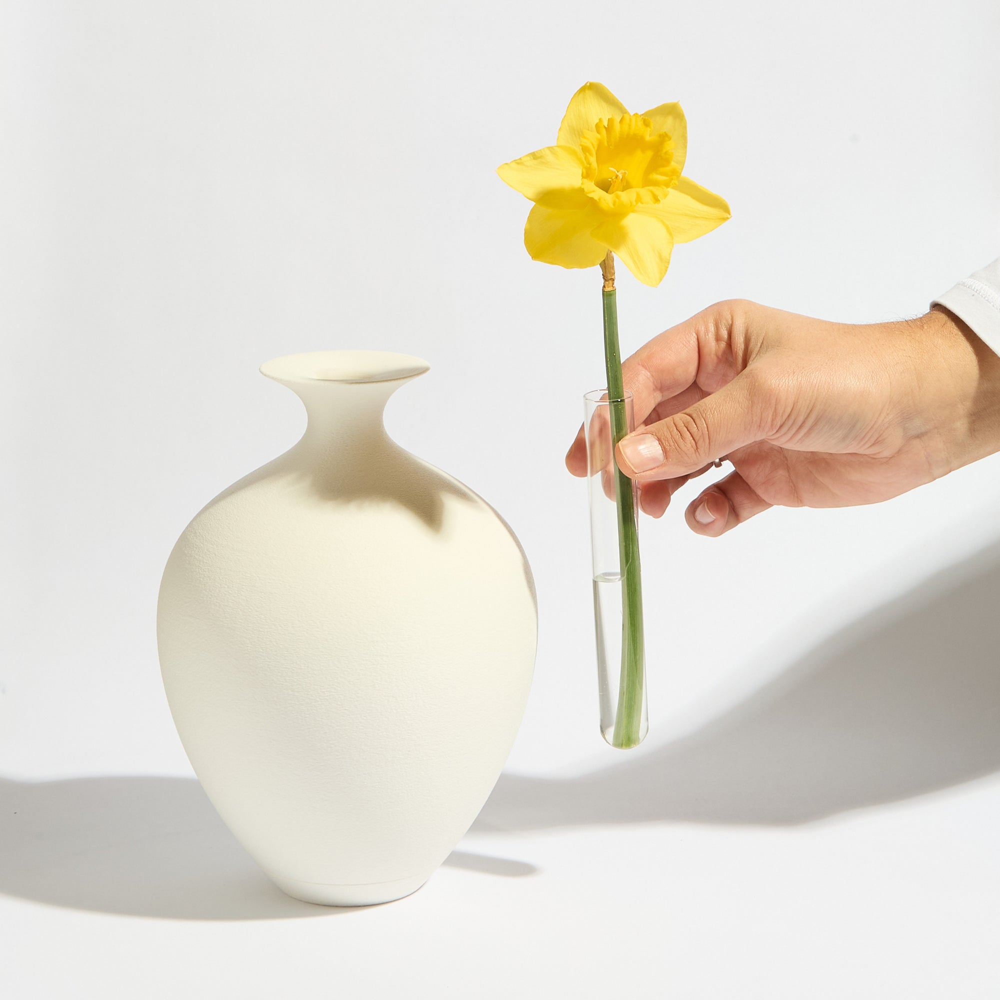 Urn Vase - White Lily