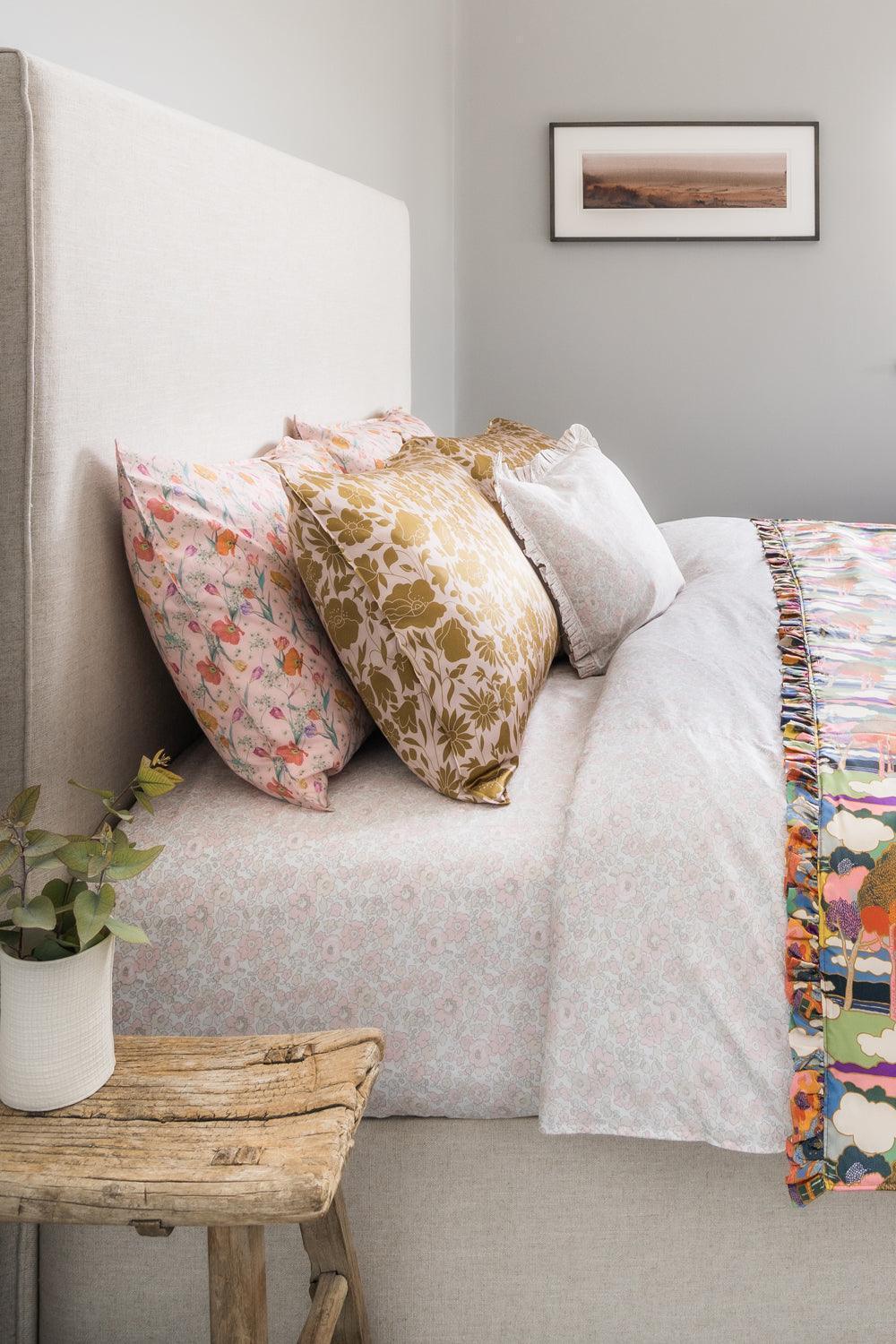 Fitted Sheet made with cotton Liberty Fabric BETSY LACE - Coco & Wolf