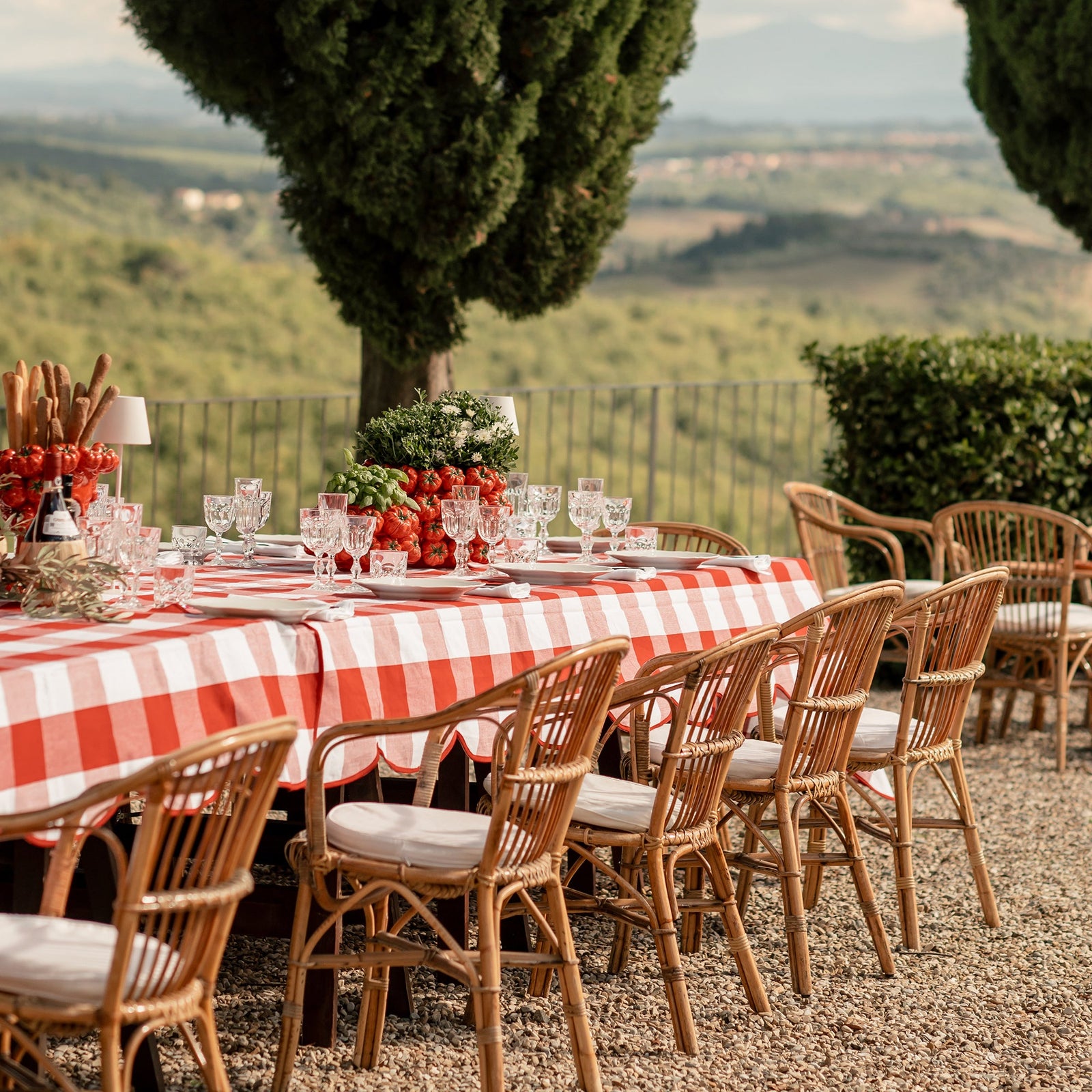 Giardino Reversible Tablecloth in Rosso/Rosa