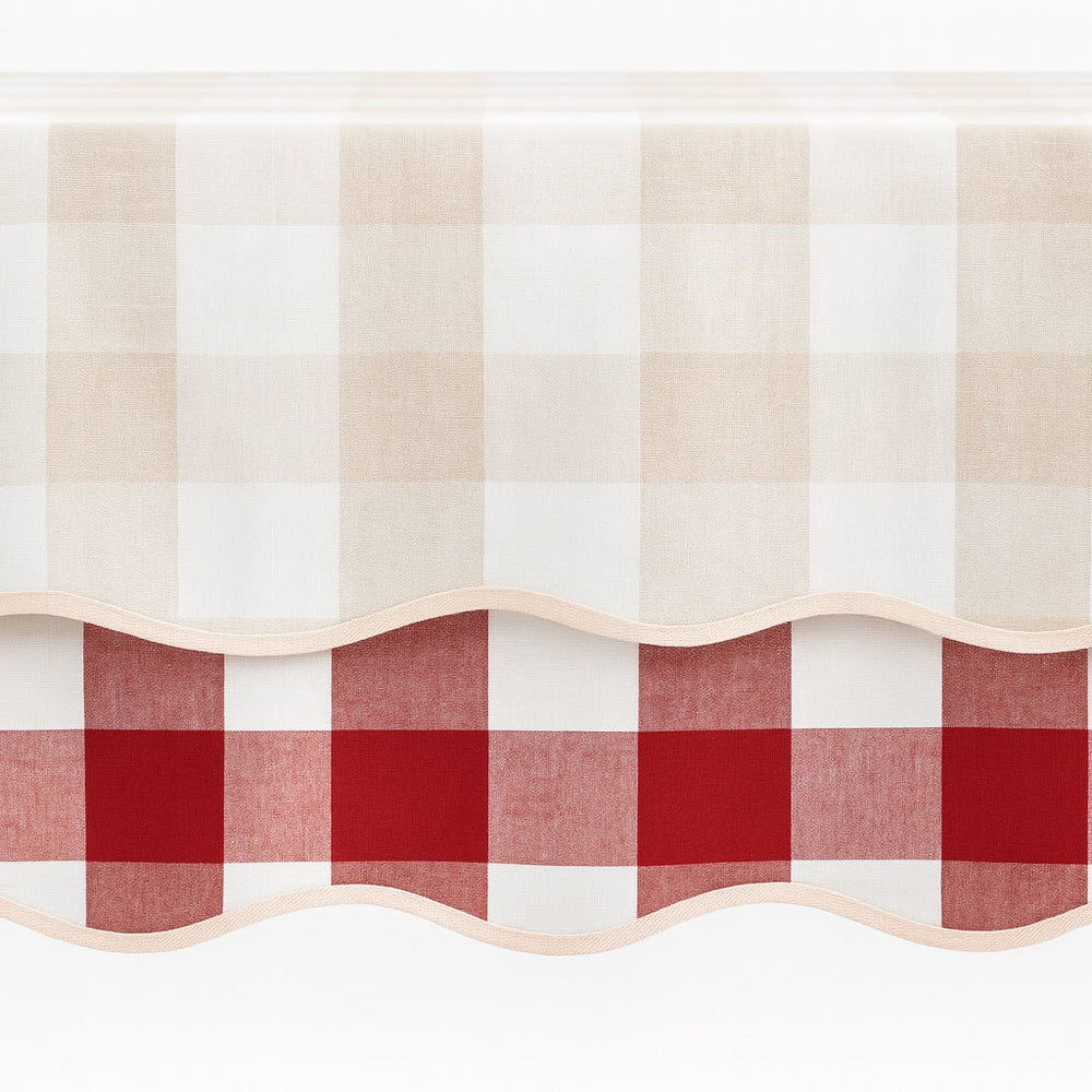 Reversible cotton tablecloth with scalloped trim