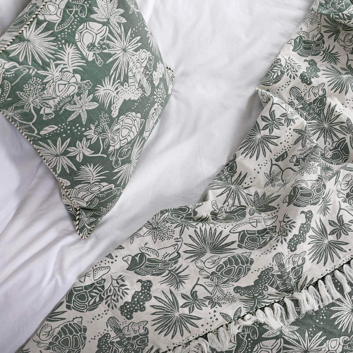 Green Tortoise Woven Cushion Cover