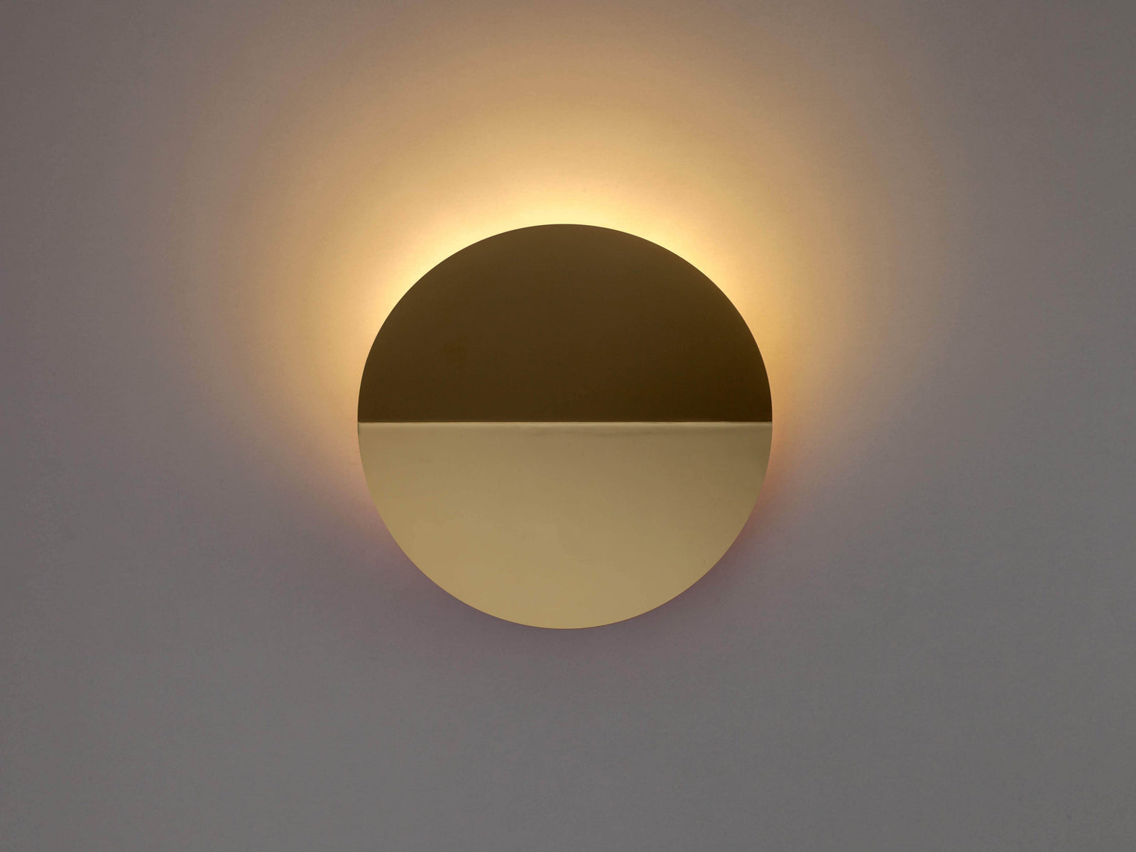 Brass diffuser wall light