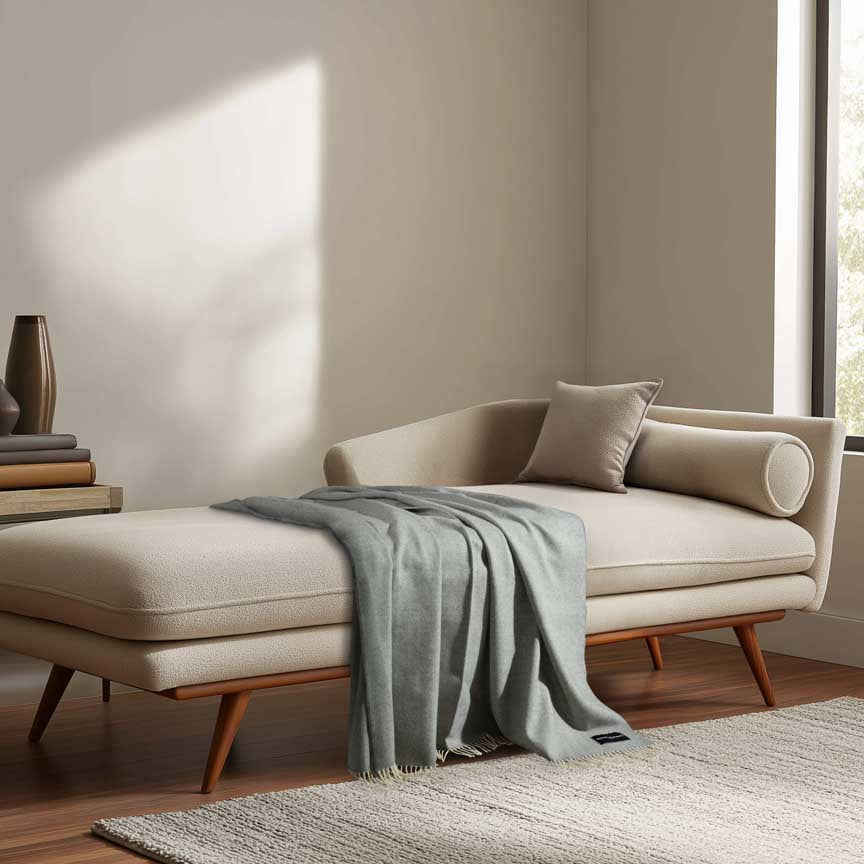 Daydreams - Merino Lambswool Throw - Soft Grey