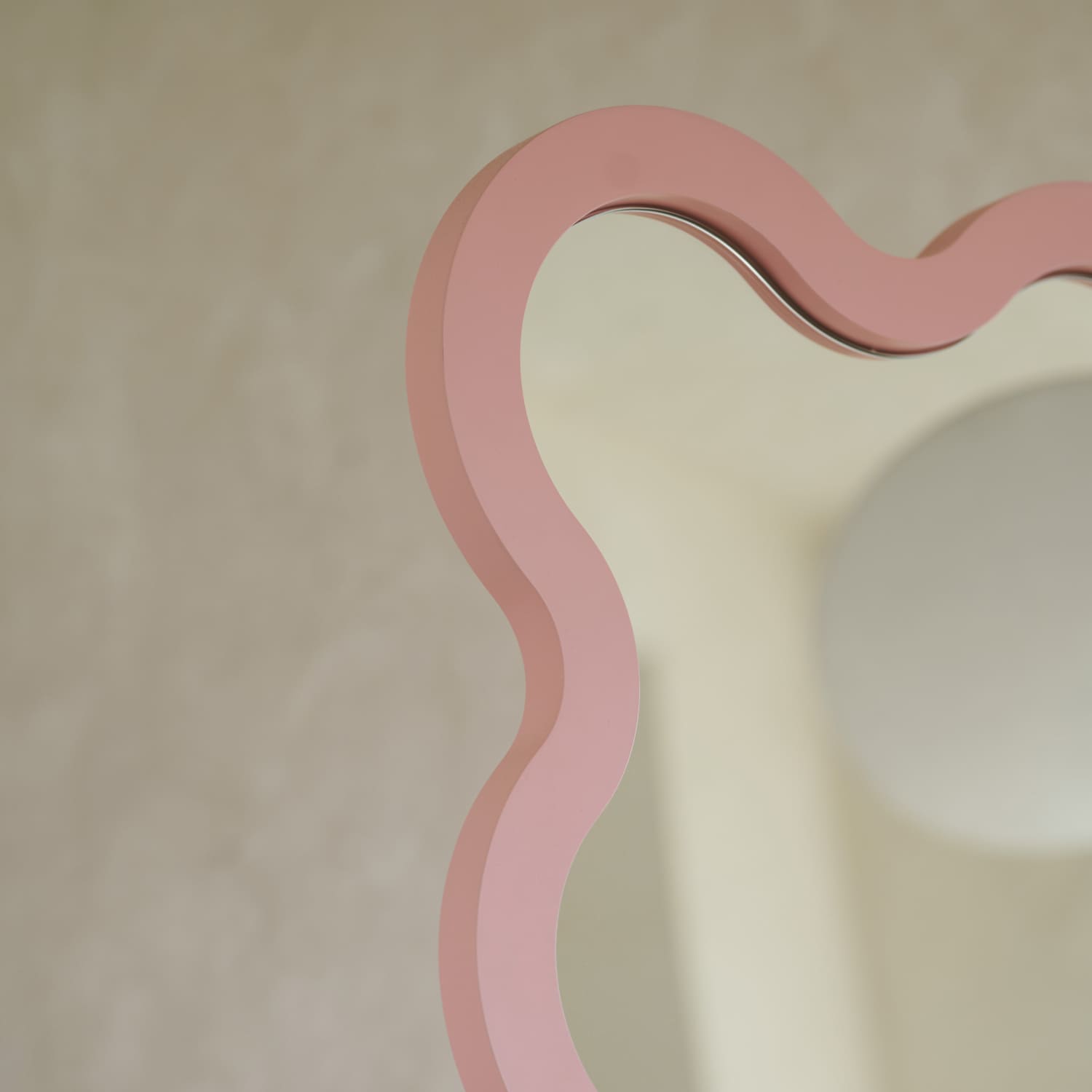 Large Modern Wood Entry Free Standing Wavy Mirror - Hvyli 16
