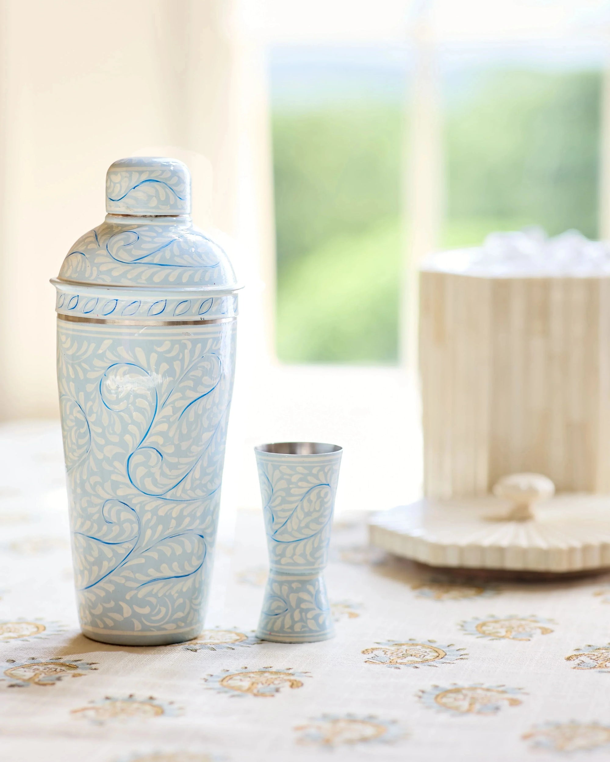Lila Cocktail Shaker