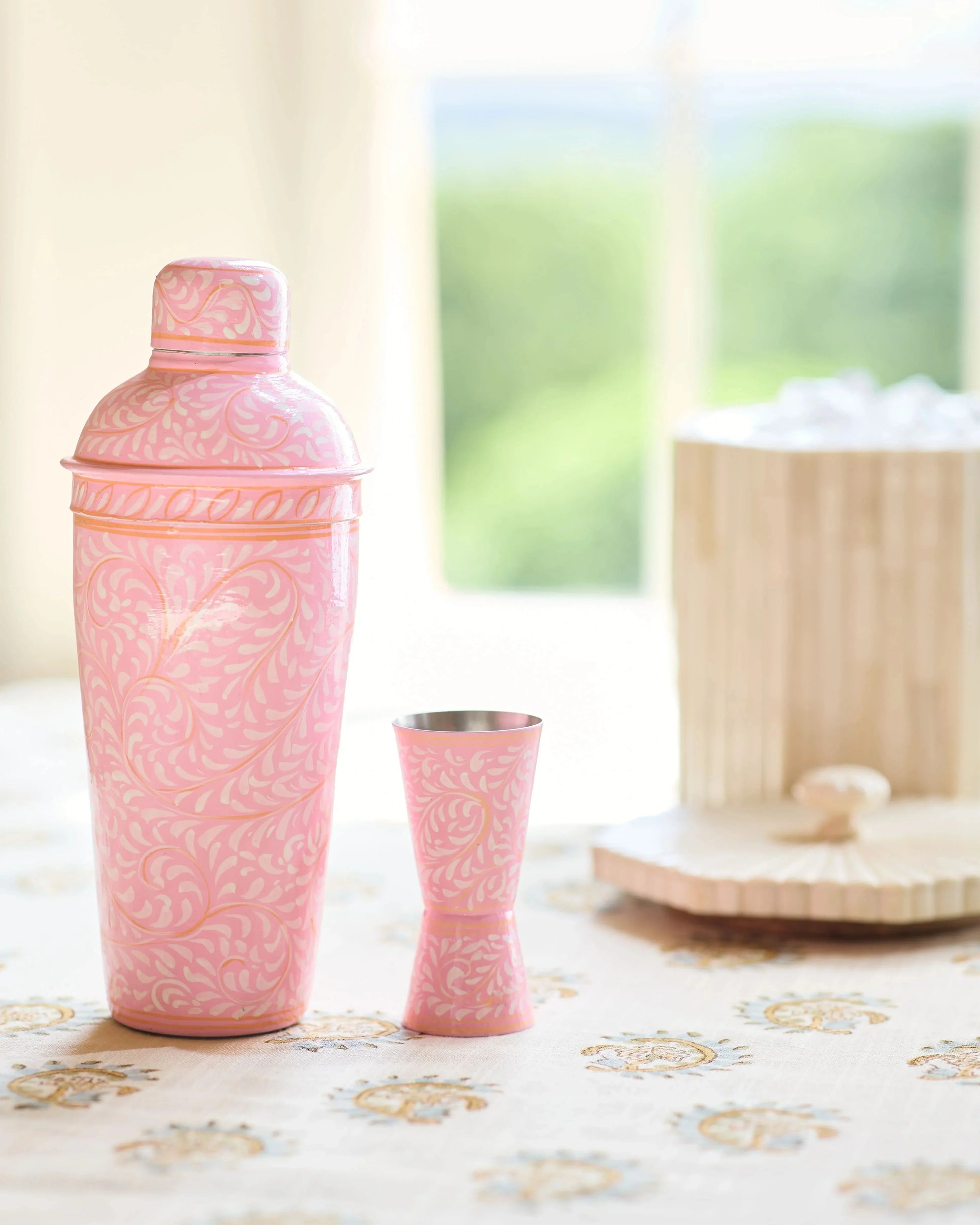 Lila Cocktail Shaker
