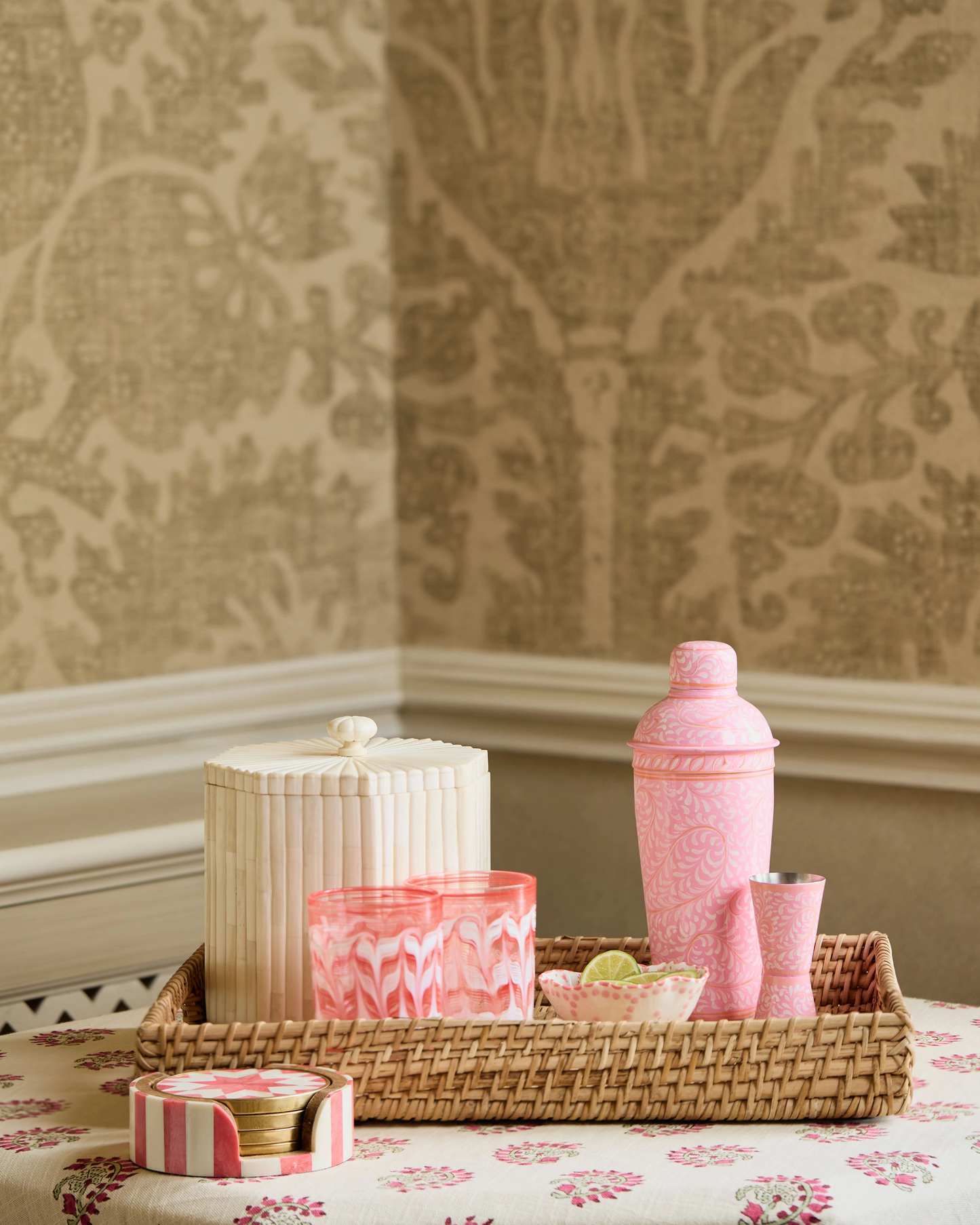 Lila Cocktail Shaker