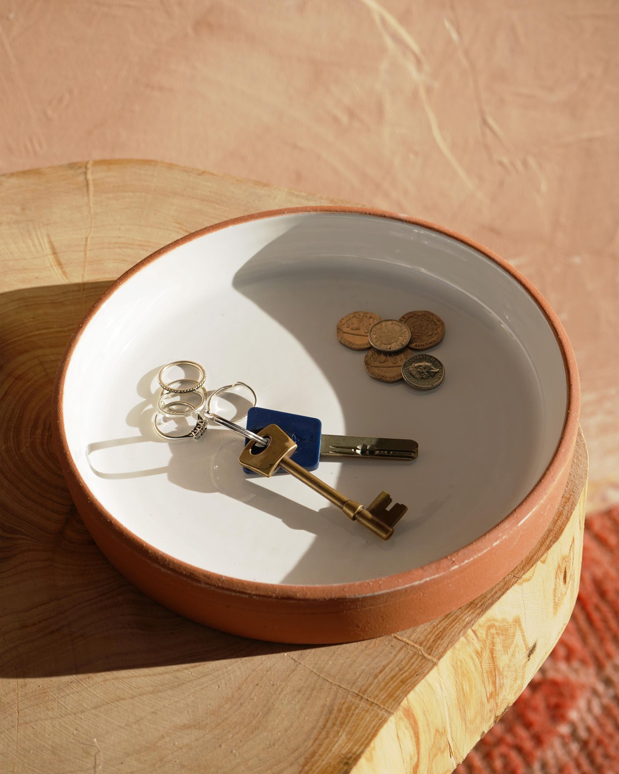 White Glazed & Natural Terracotta Lipped Plate