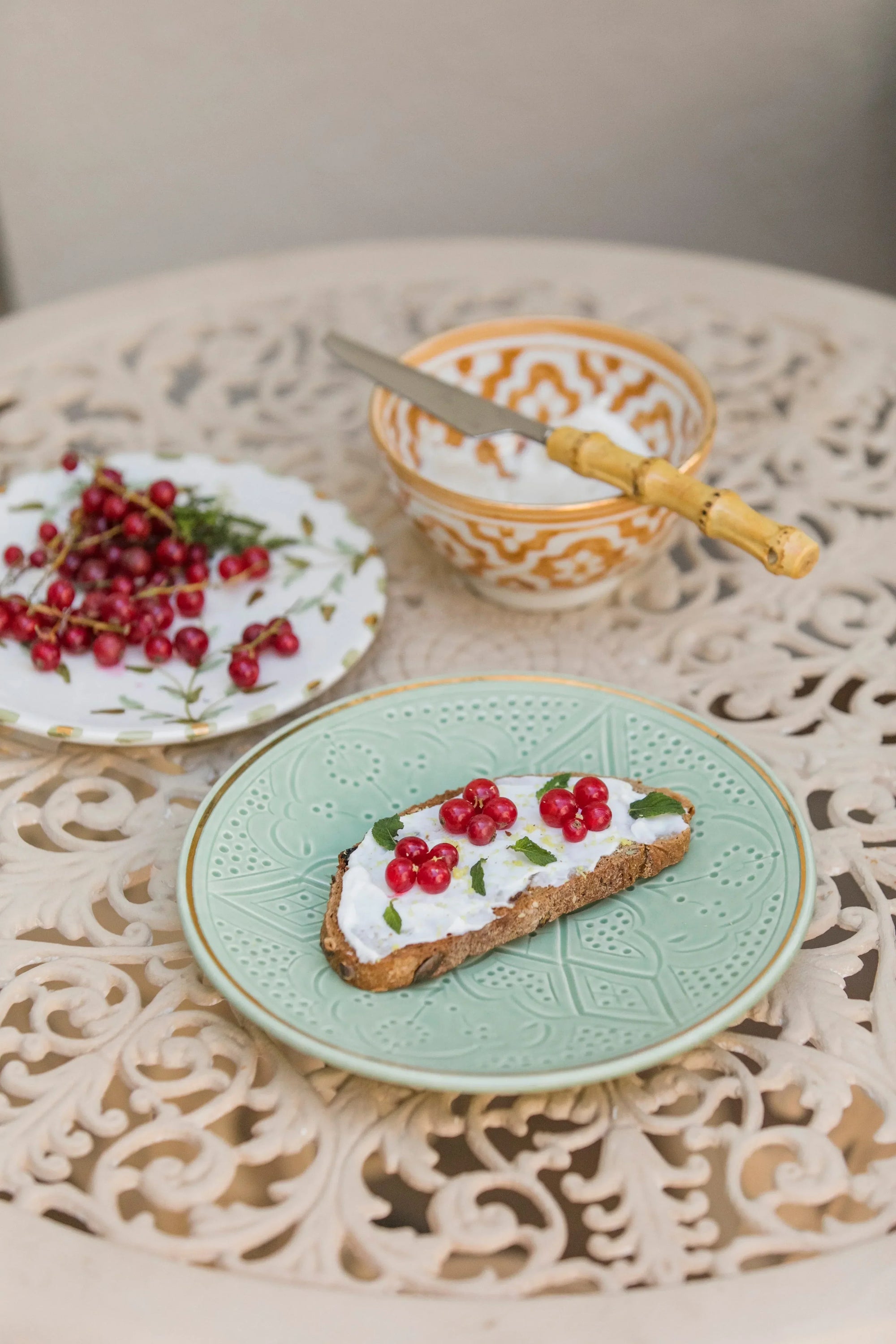 Dinner Plate - Mint Gold Imprint