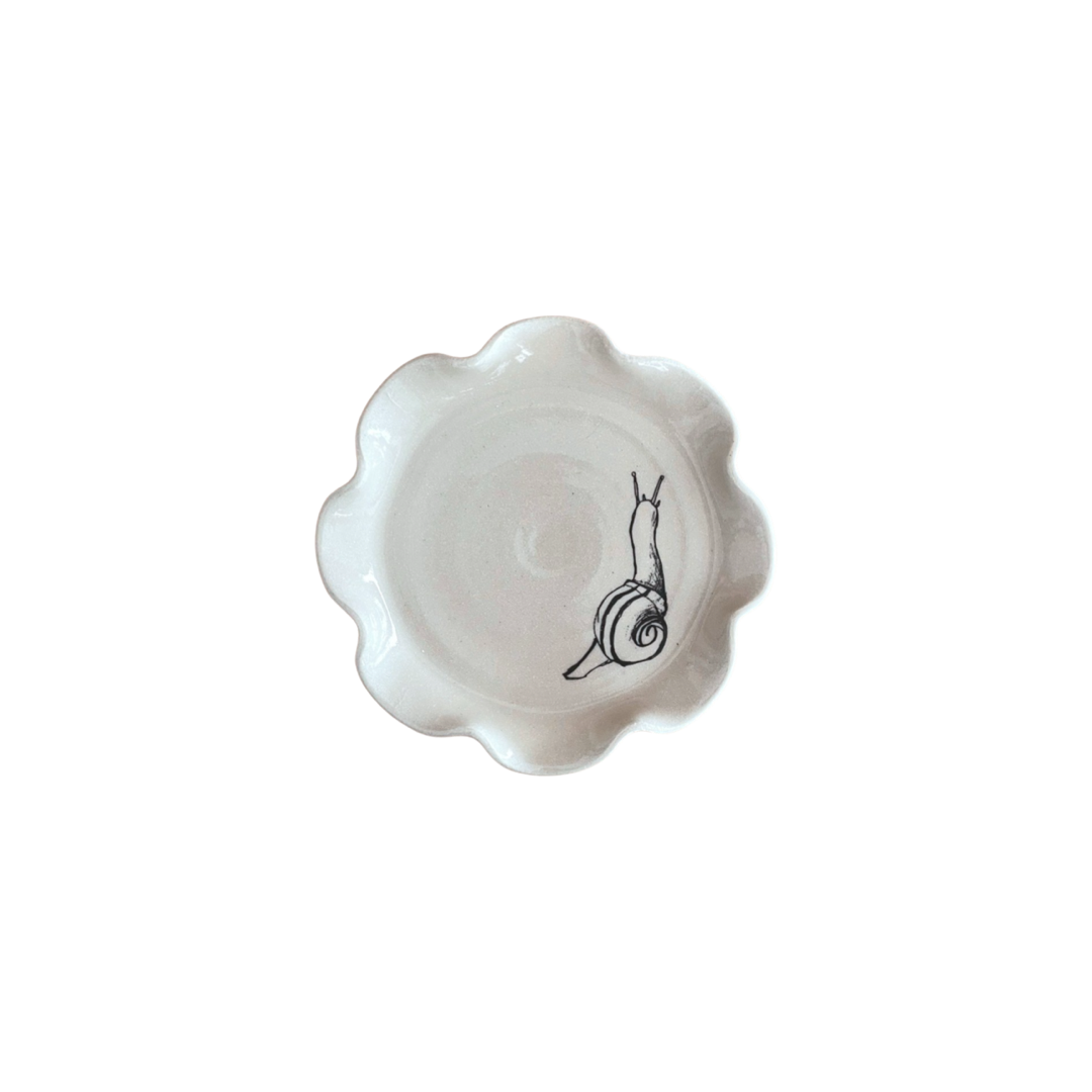 Frilly Dish - Snail