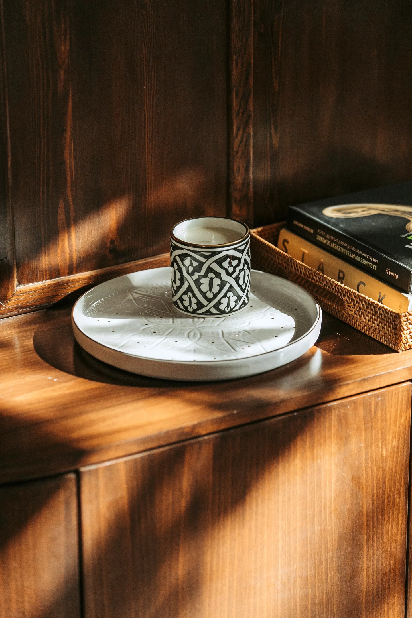 Round Tray - White Gold Imprint