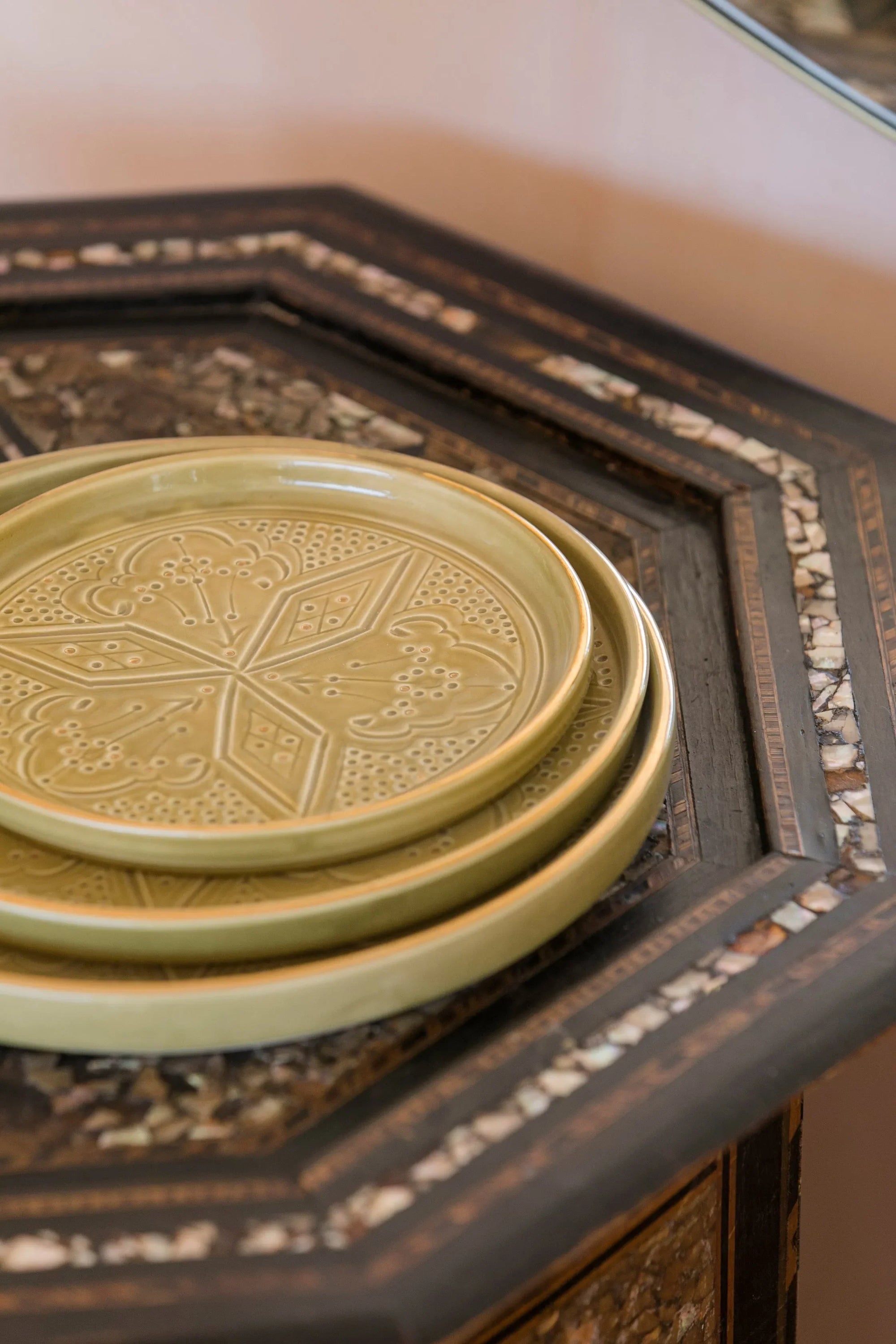 Round Decorative Tray - Khaki Gold Imprint