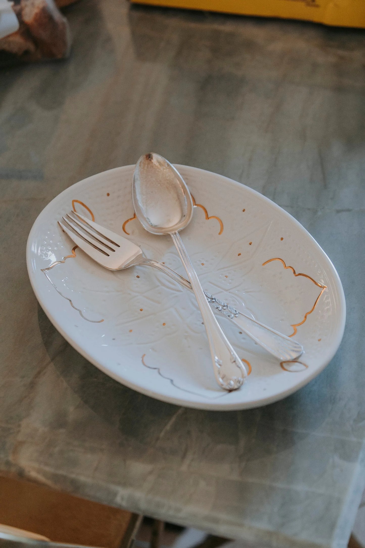 Large Oval Plate - White Gold Imprint