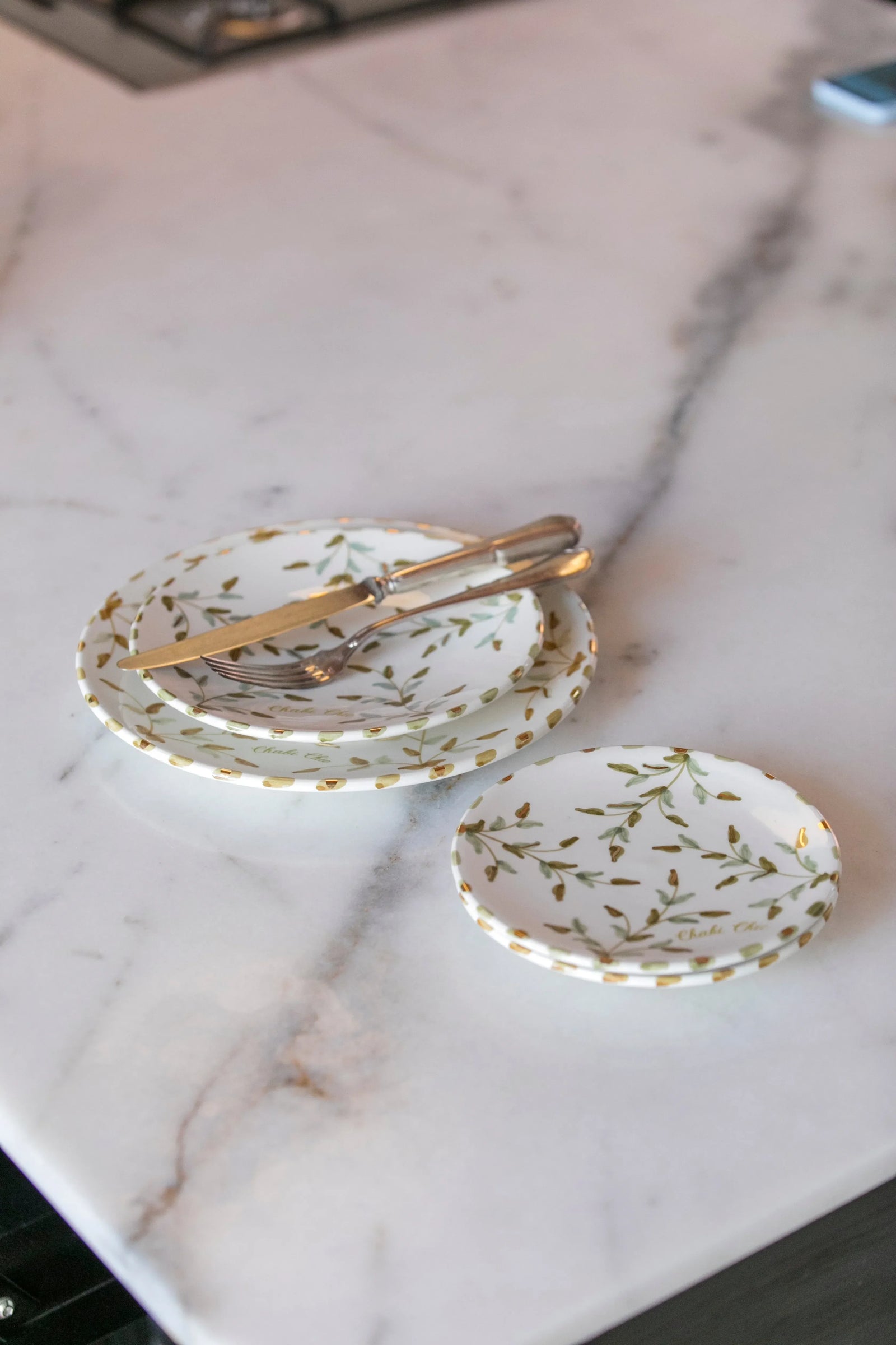 Dinner Plate - Gold Leaves