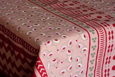 La Leccia geometric tablecloth with floral motif