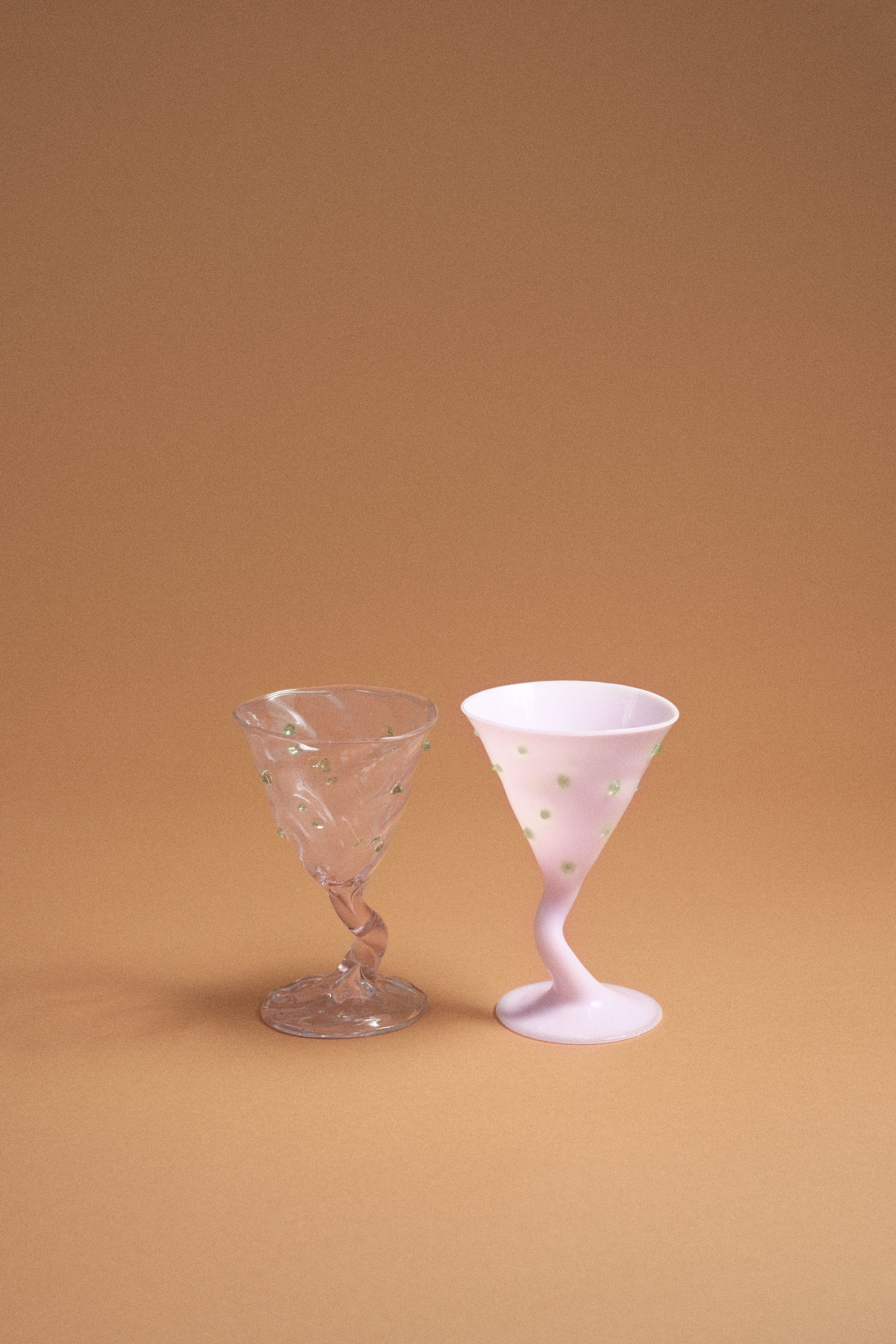 Frog Daisy Glass, Translucent Pink