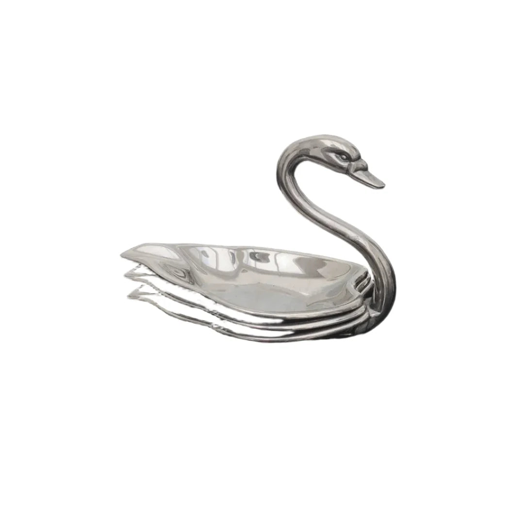 les-objoies-swan-ashtrays-set-3.png