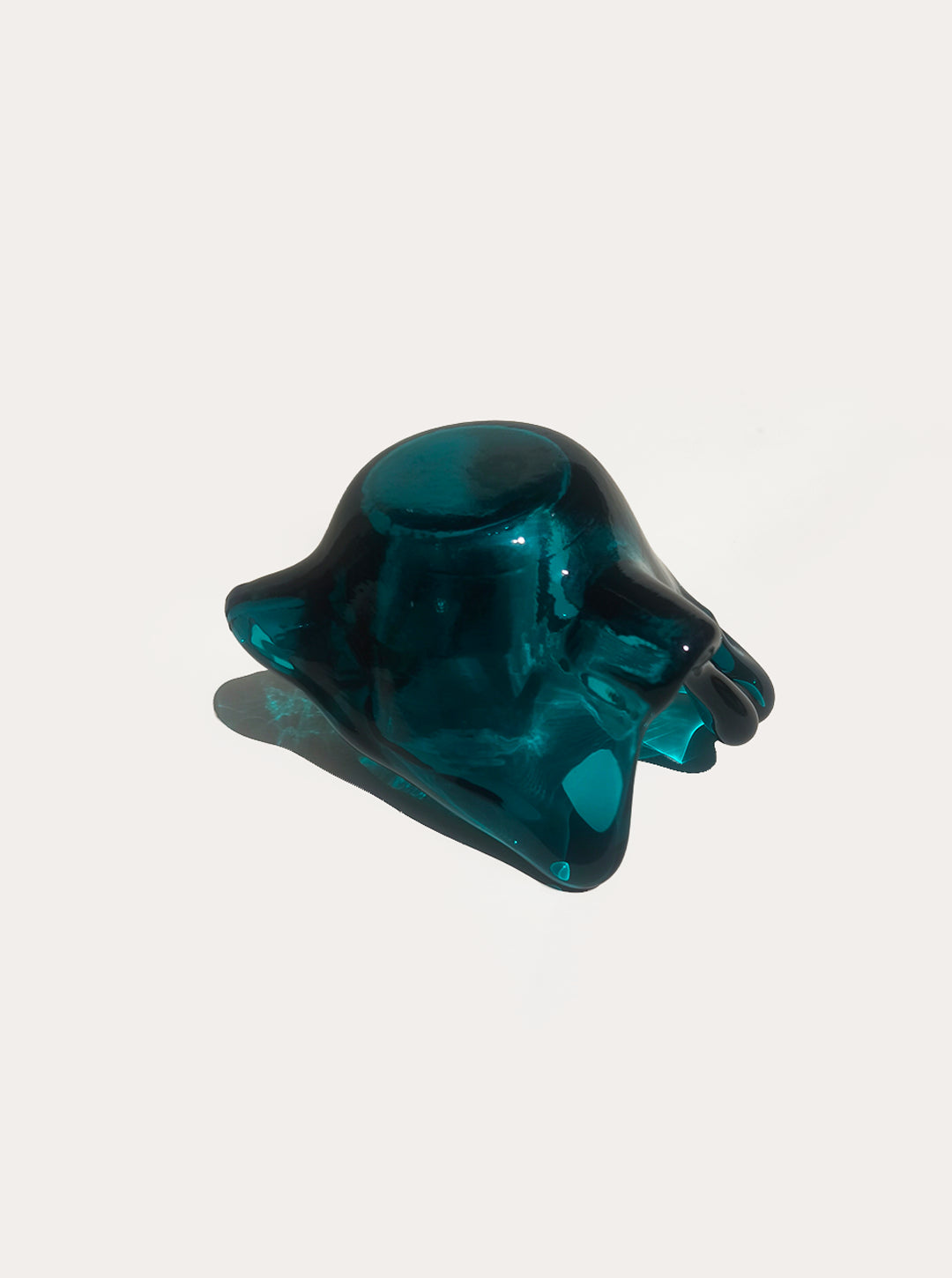 les-objoies-turquoise-ashtray-organic-glass-2.png