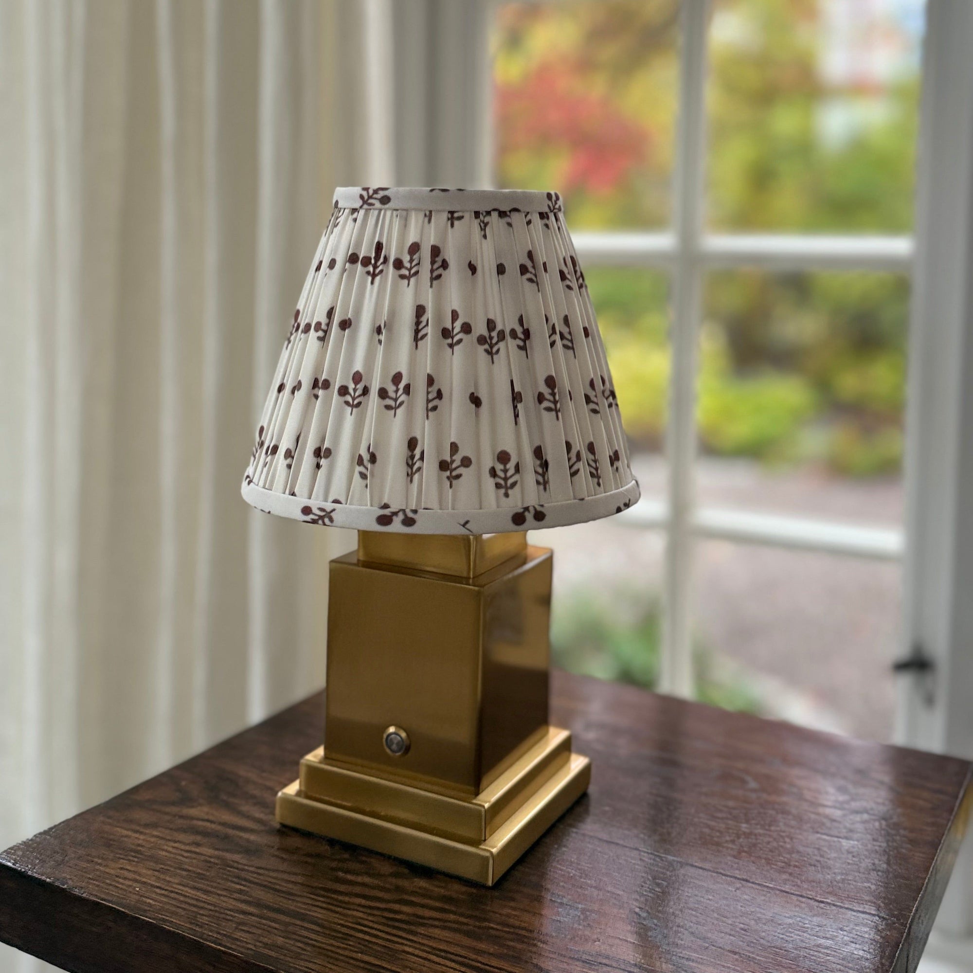 Athena Rechargeable Table Lamp (Chesnut Bloom)