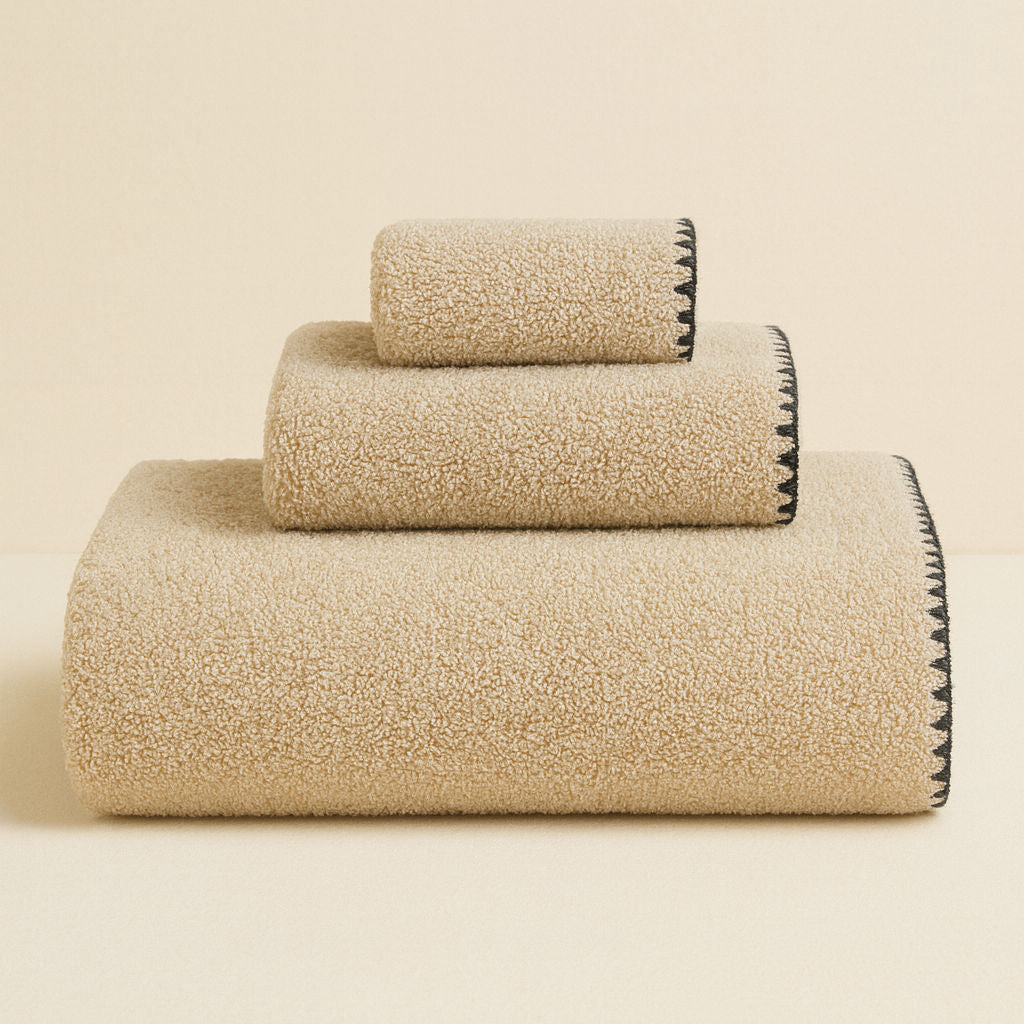 Concha Cotton Bath Towel in Beige and Black