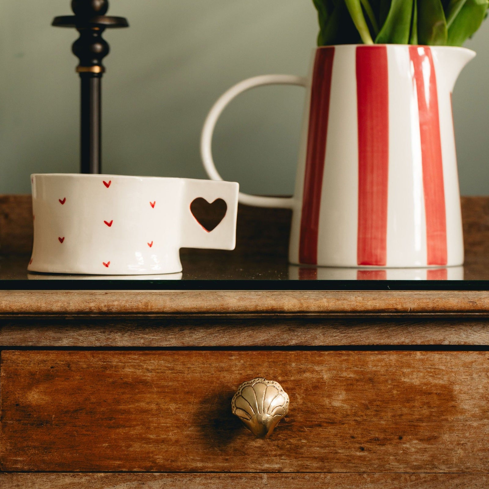 Chunky Shell Knob, Lacquered Brass