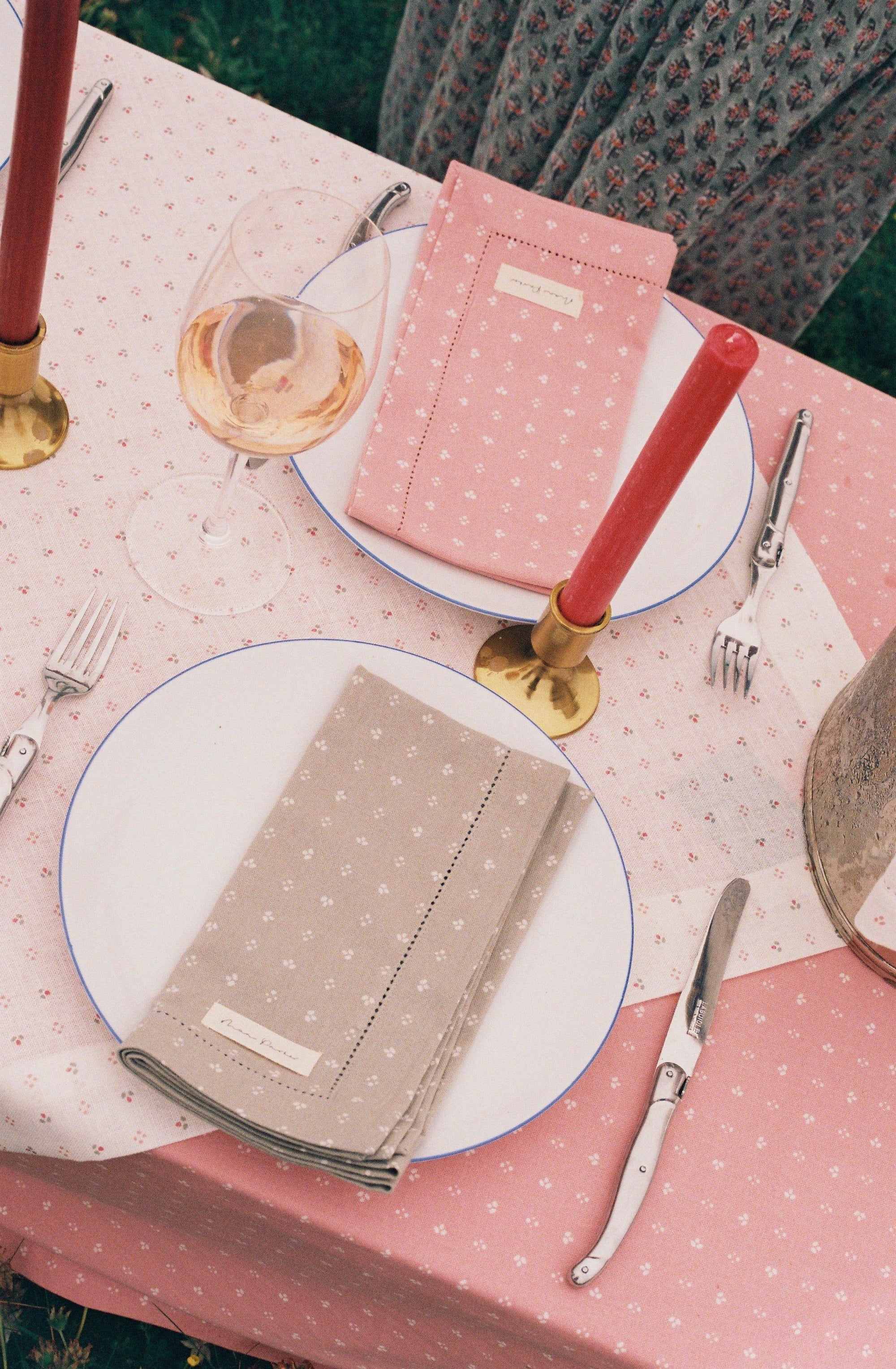 The Minni Linen Tablecloth