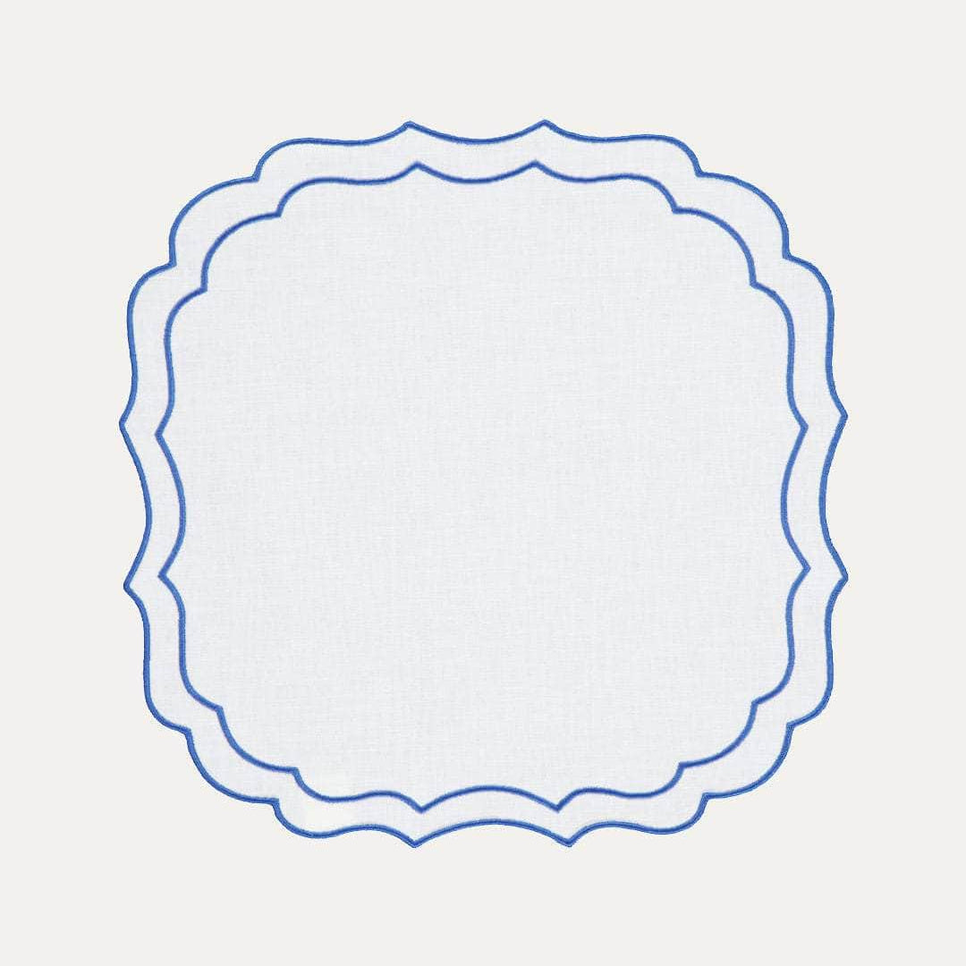 Greta Placemat, White with Blue - Anti-Stain