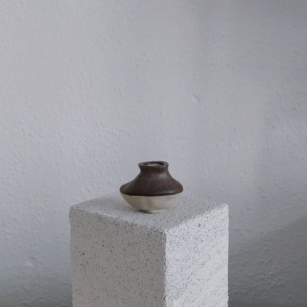 Emma - Mini Vase - Magdalena Clay