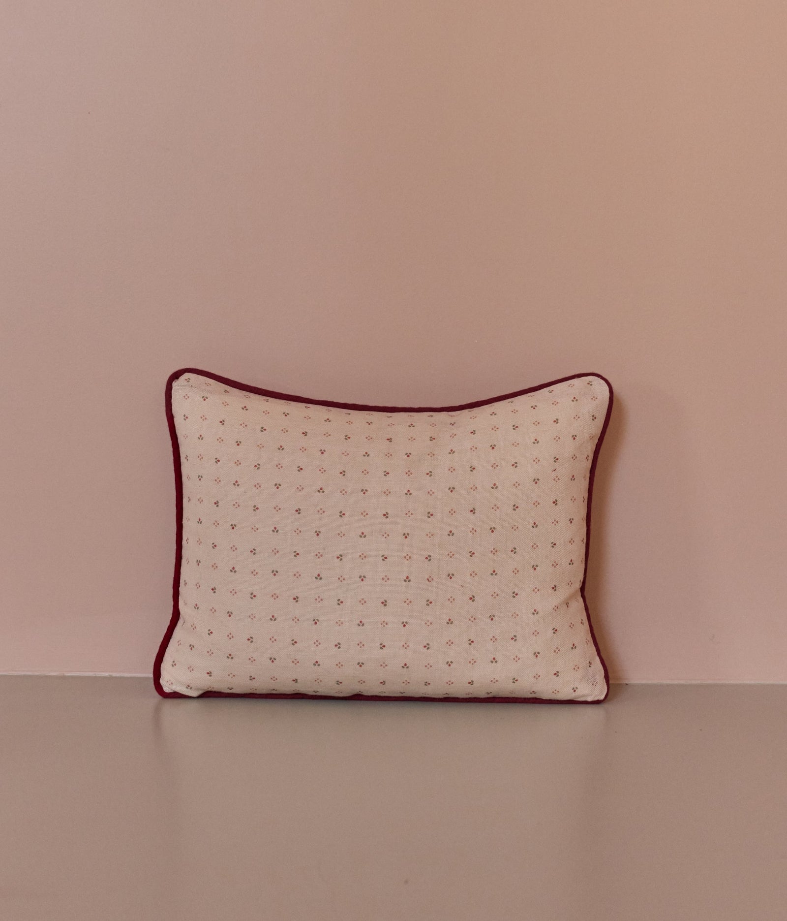 Minni Red Cushion – Rectangle