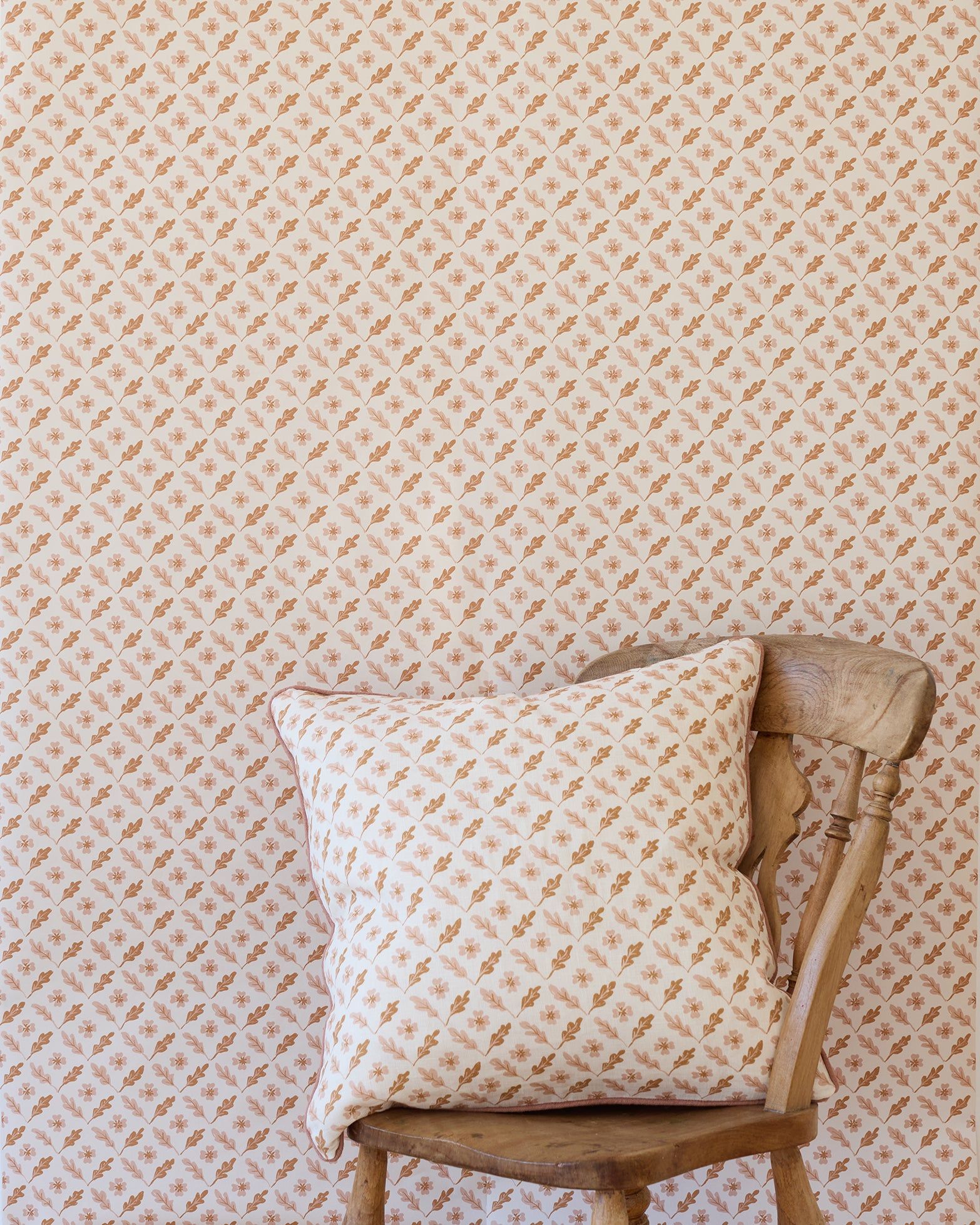 Oxalis Oak Linen Cushion - Toffee