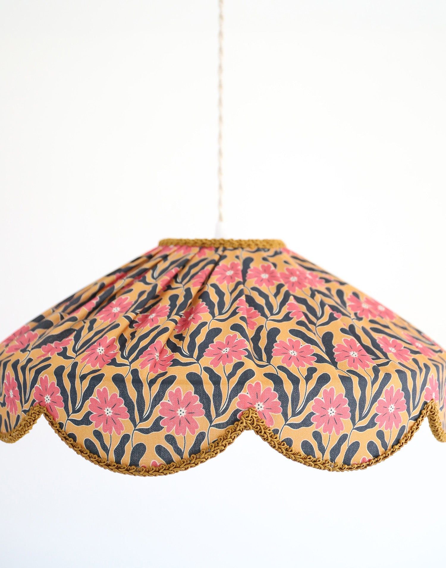 Floral-Shaped Pendant Light Cosette “Goa Flowers”