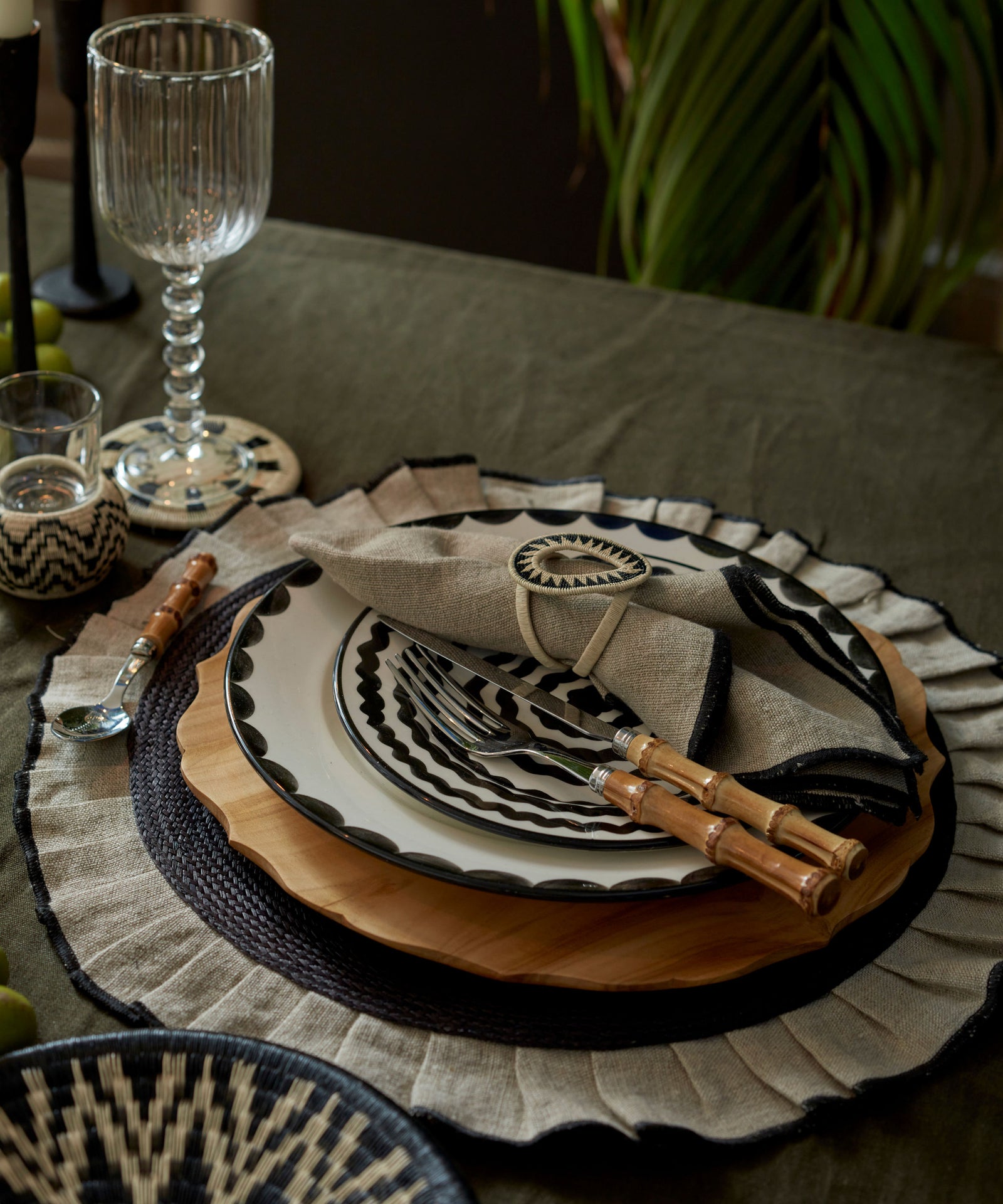Arandela Iraca and Linen Placemats, Sand