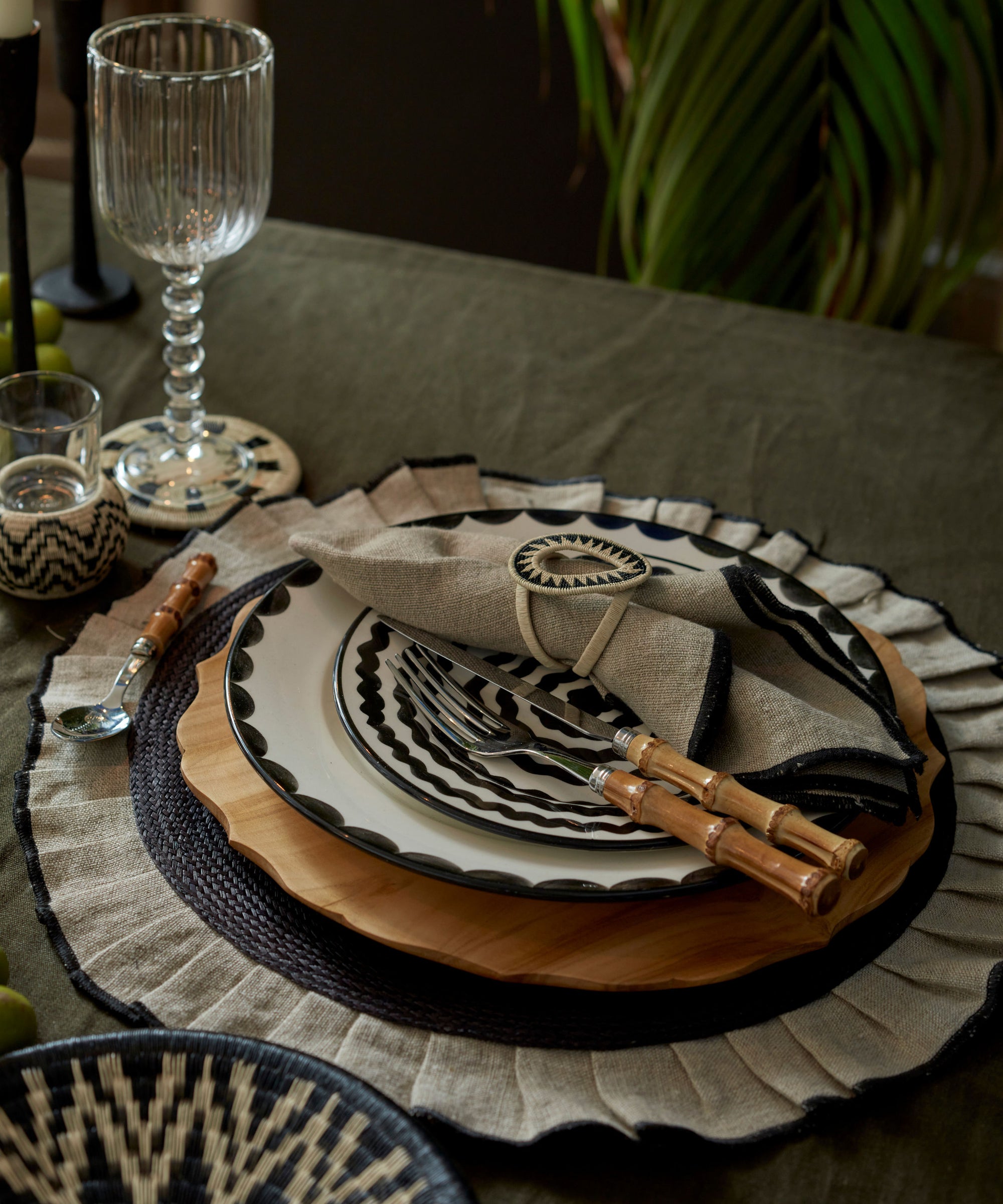 Arandela Iraca and Linen Placemats, Sand