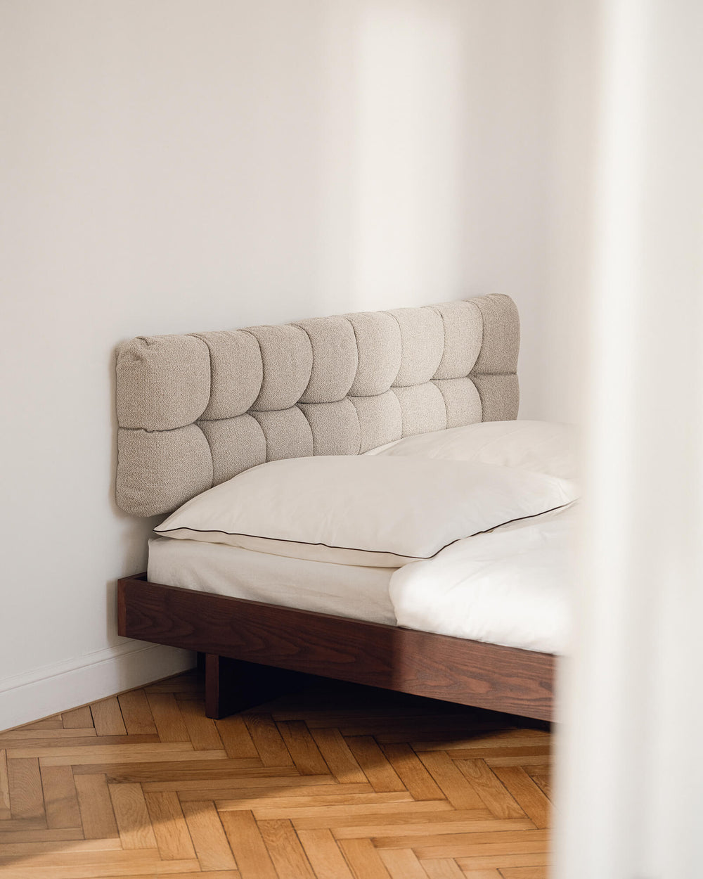 Bolbi Headboard