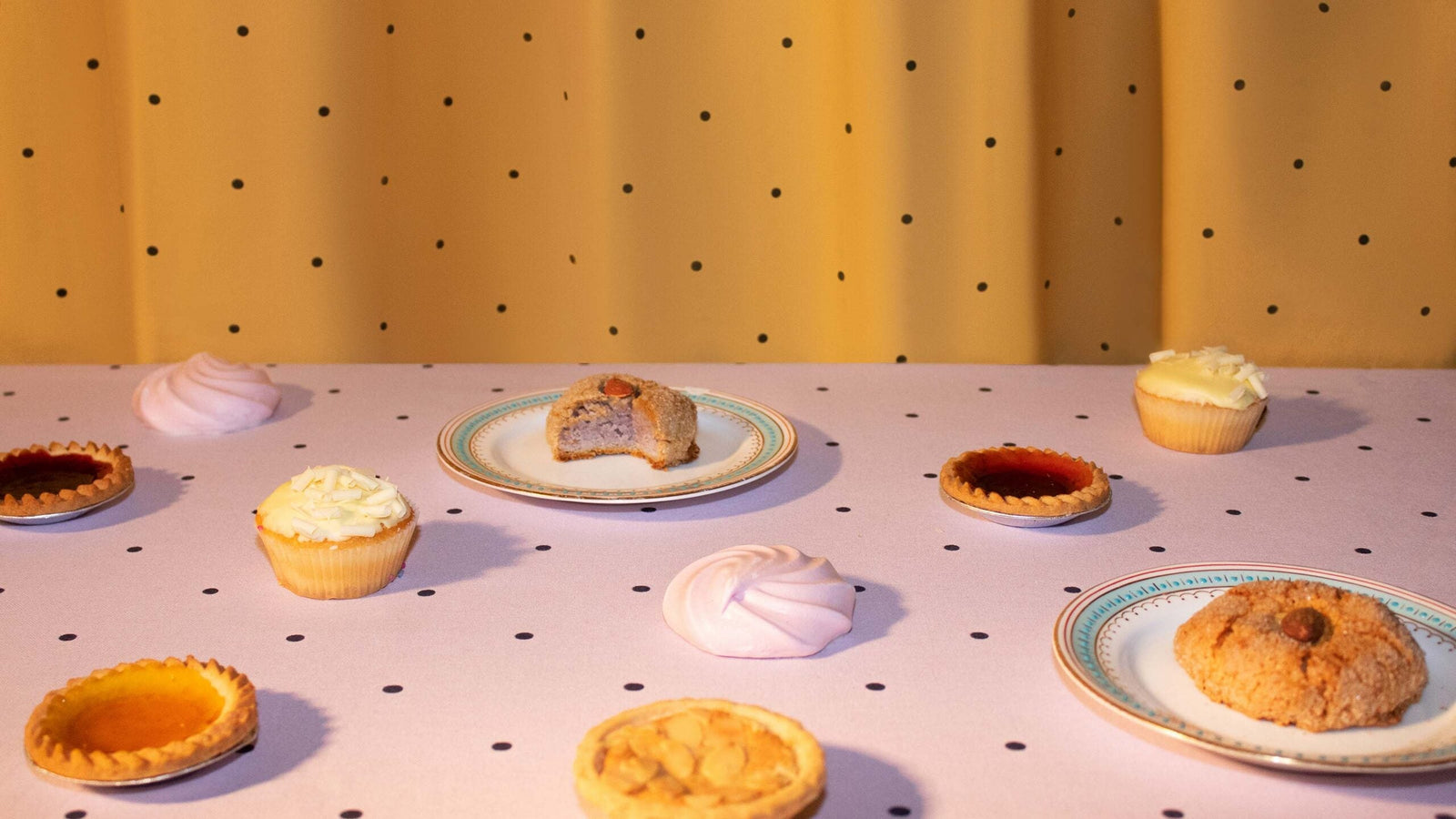 Dolce Dots, Parma Violet, Metre